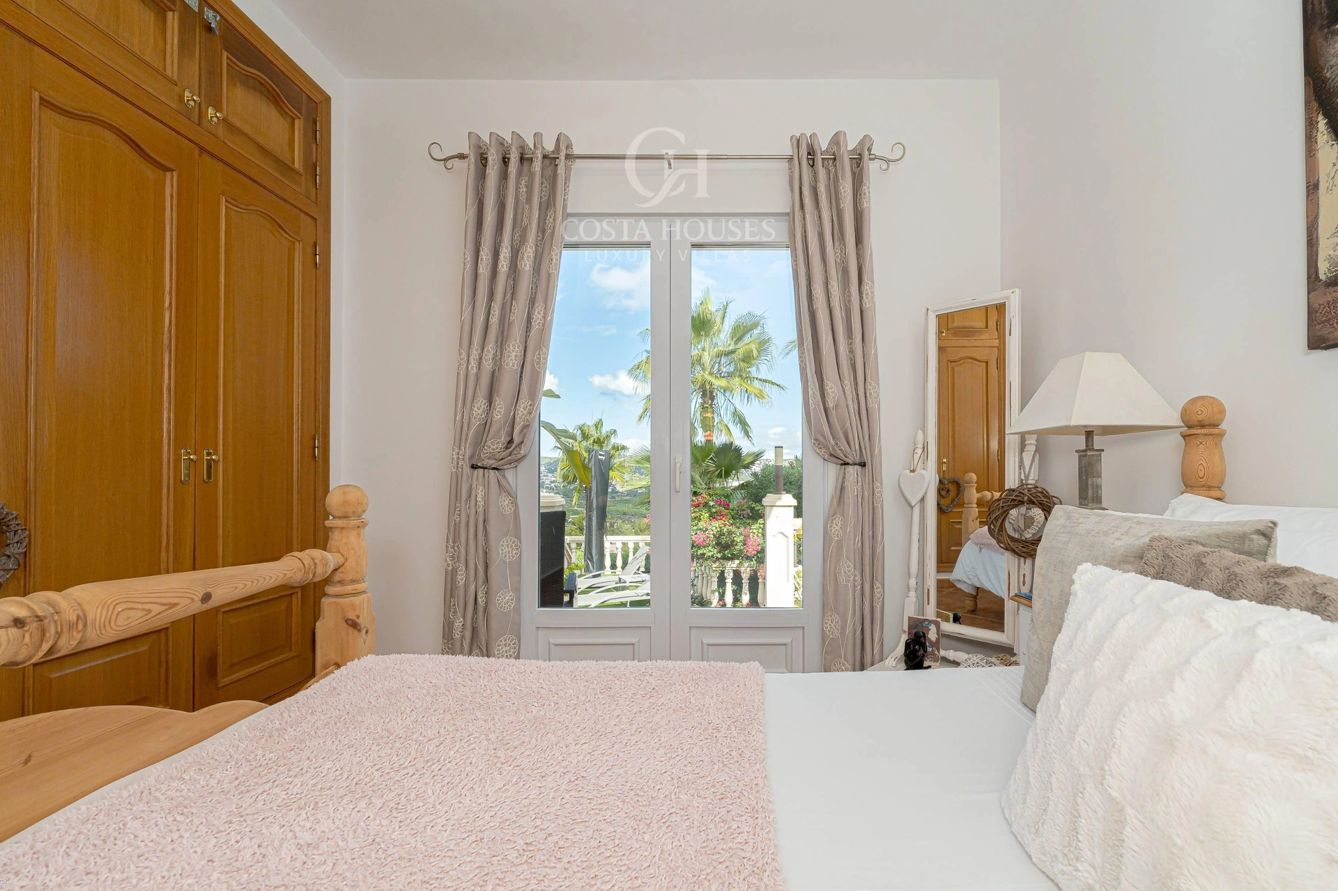 2782V_PIVER - VILLA PIVER · ELEGANCIA CONTEMPORÁNEA ENTRE EL MAR Y EL MONTGÓ – JÁVEA, COSTA BLANCA