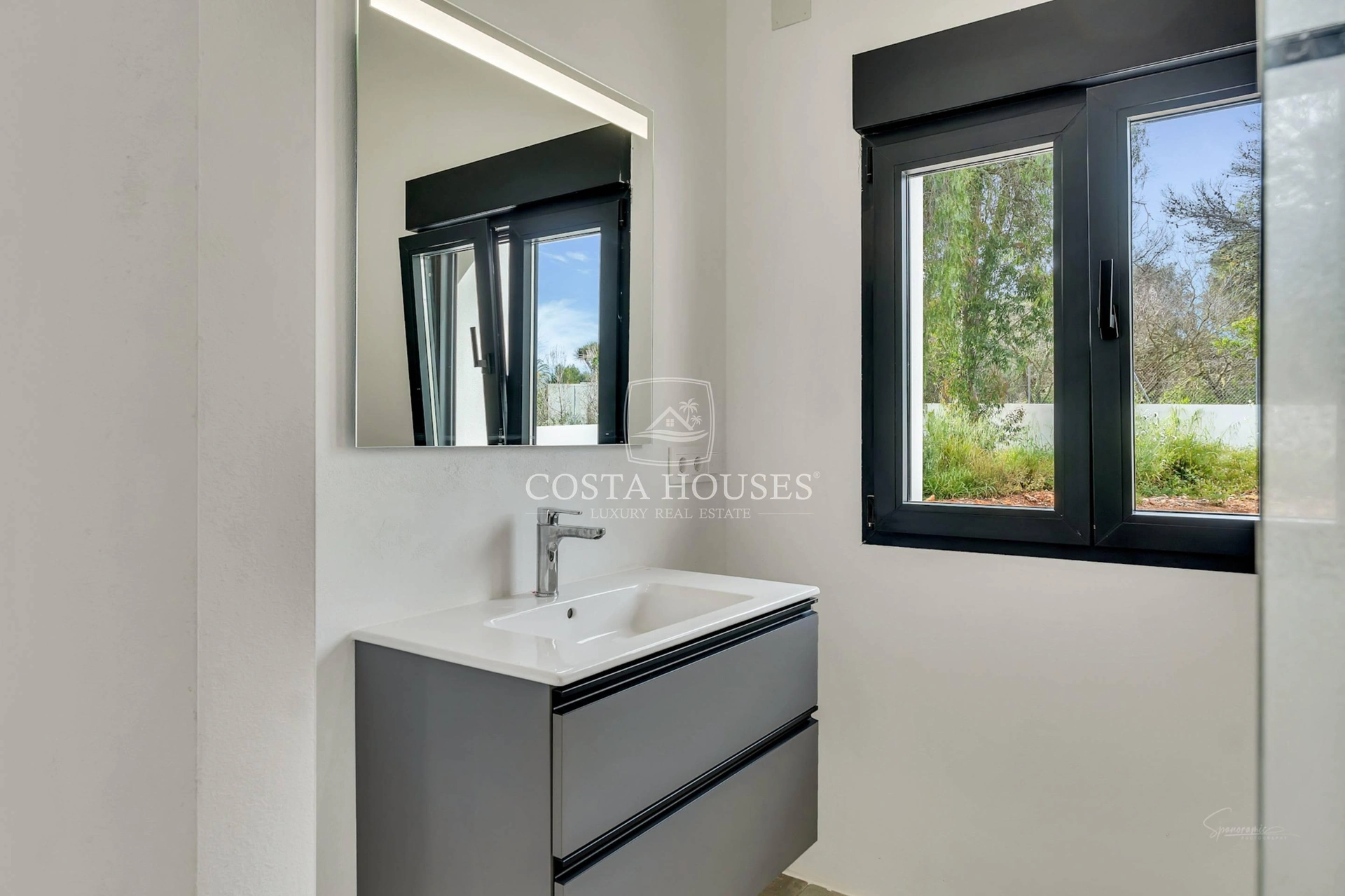 2677VL_HACIENDAJAVEA - HACIENDA JÁVEA · FINCA ANDALUZA CON GRAN PARCELA Y AMPLIAS POSIBILIDADES EN VENTA EN JÁVEA XÀBIA
