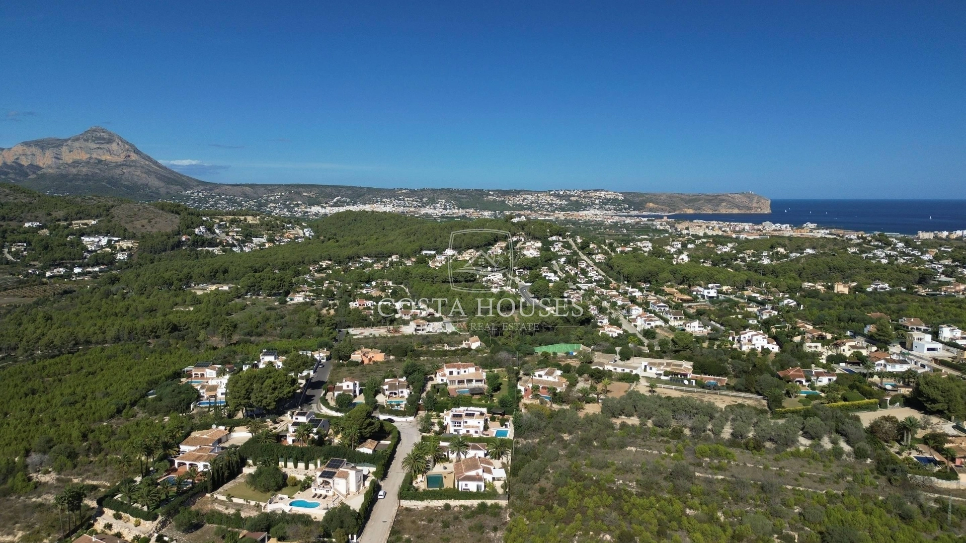 2528V_ADELA - VILLA ADELA - En venta CHALET ESTILO IBIZA con Vistas a la Montaña en Javea - Xabia