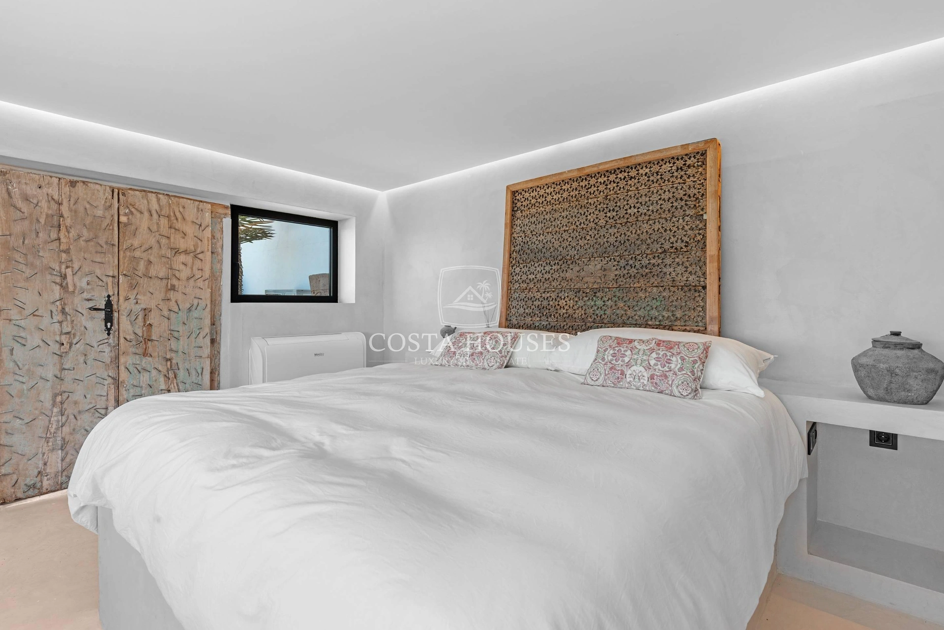 2556VL_LATORRE - Venta IBIZA VILLA DE LUJO PRIMERA LINEA EN MORAIRA, Alicante | ACCESO PRIVADO AL MAR