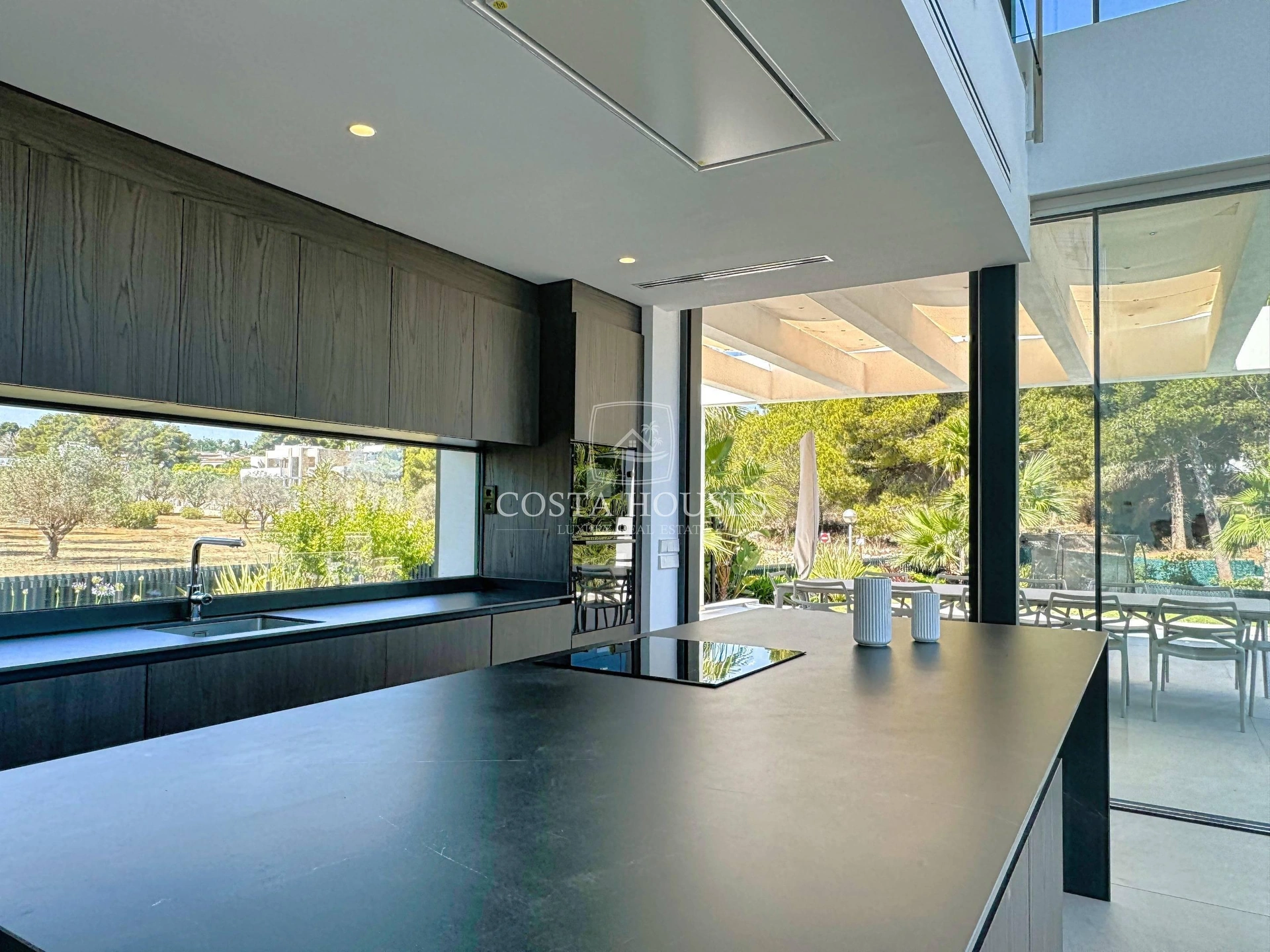 2703VL_ARENALSUNSET - VILLA ARENAL SUNSET · VILLA MODERNA CON VISTAS AL MAR A POCOS PASOS DE LA PLAYA DEL ARENAL EN JÁVEA XÀBIA