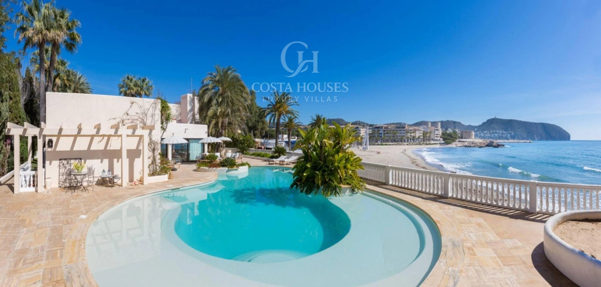 2151VL_SANDBEACH - VILLA SAND BEACH · VILLA DE LUJO EN PRIMERA LÍNEA DE PLAYA DE ARENA EN MORAIRA, ALICANTE