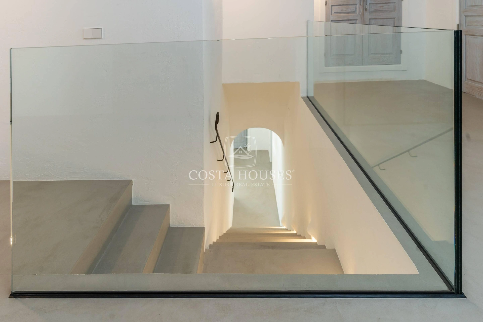 2406VL_PUERTOSOL - ❶ IBIZA VILLA FRENTE AL MAR EN MORAIRA, Costa Blanca | Exclusive SEAFRONT IBIZA VILLA in Moraira