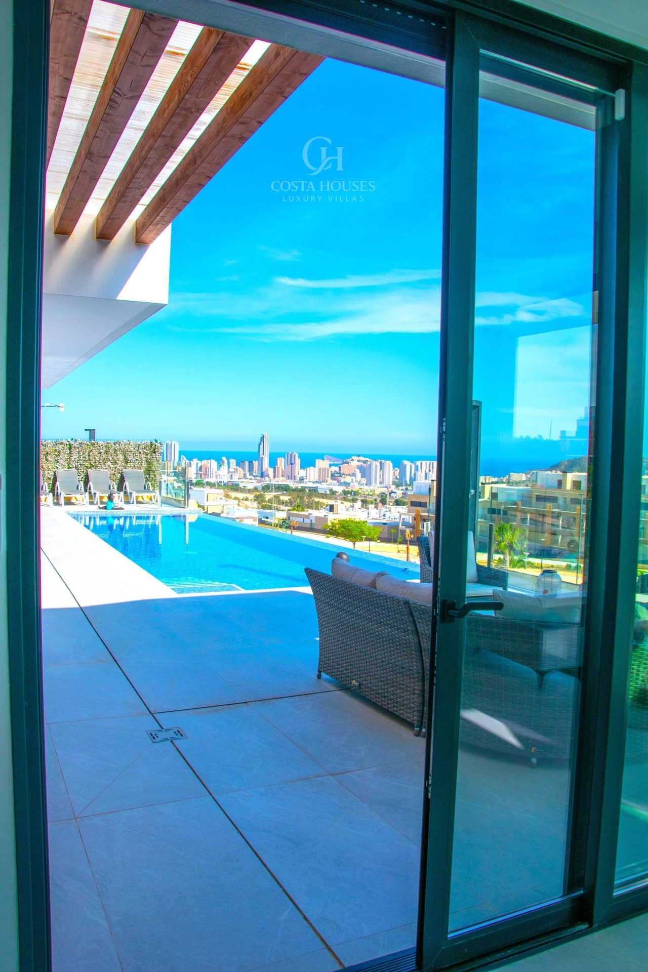 2768V_SKYLINE - VILLA SKYLINE · LUJO MEDITERRANEO EN FINESTRAT CON VISTAS AL MAR Y A BENIDORM