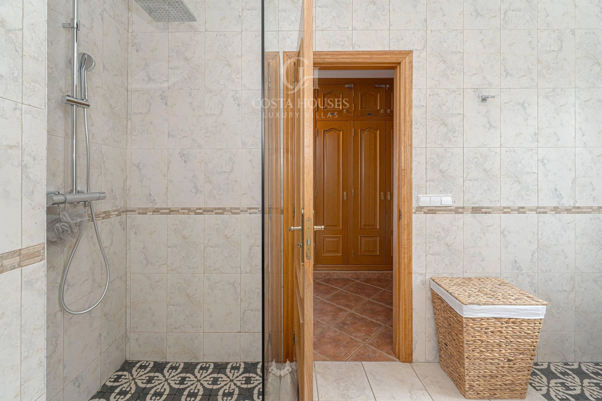2782V_PIVER - VILLA PIVER · ELEGANCIA CONTEMPORÁNEA ENTRE EL MAR Y EL MONTGÓ – JÁVEA, COSTA BLANCA