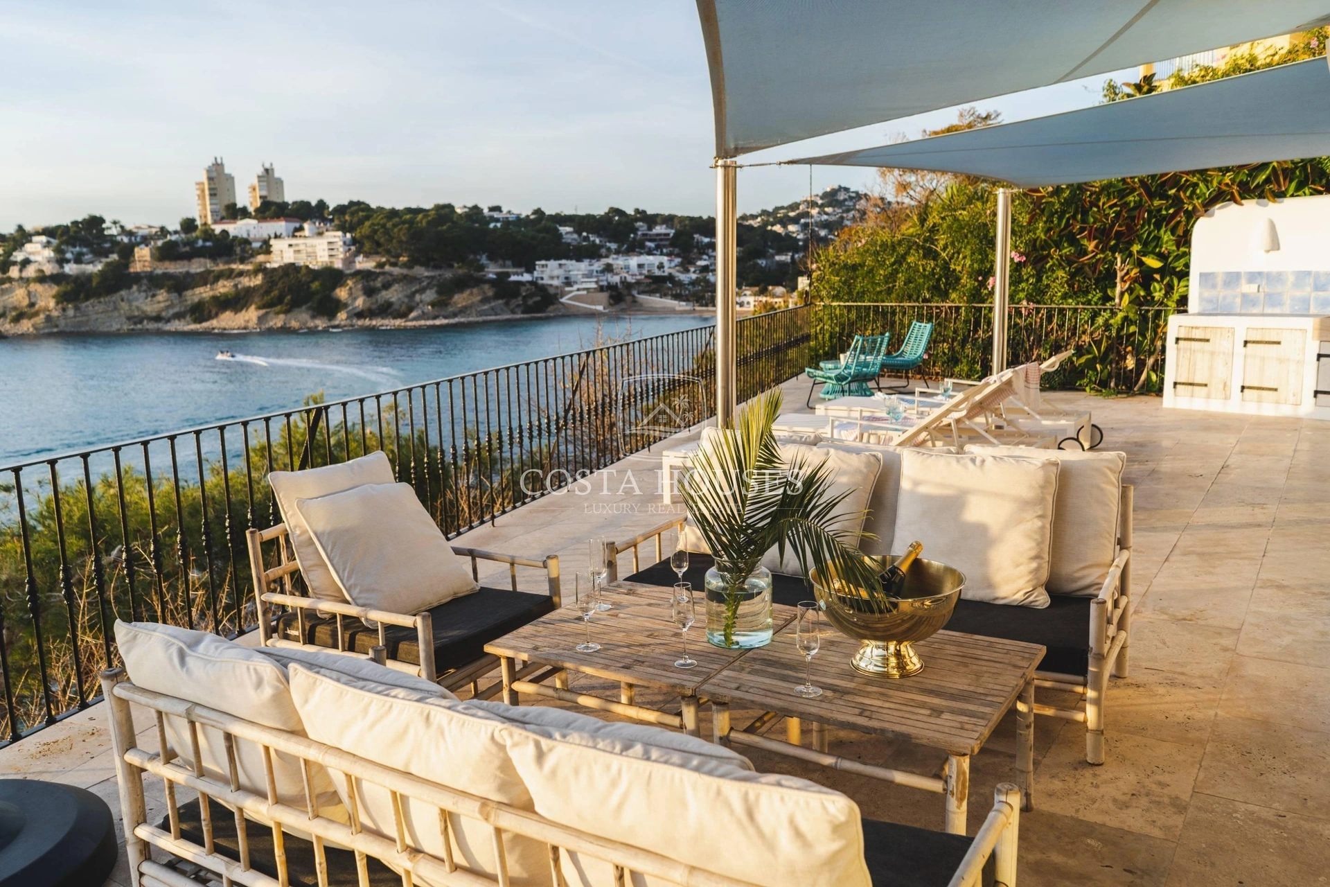 2406VL_PUERTOSOL - ❶ IBIZA VILLA FRENTE AL MAR EN MORAIRA, Costa Blanca | Exclusive SEAFRONT IBIZA VILLA in Moraira