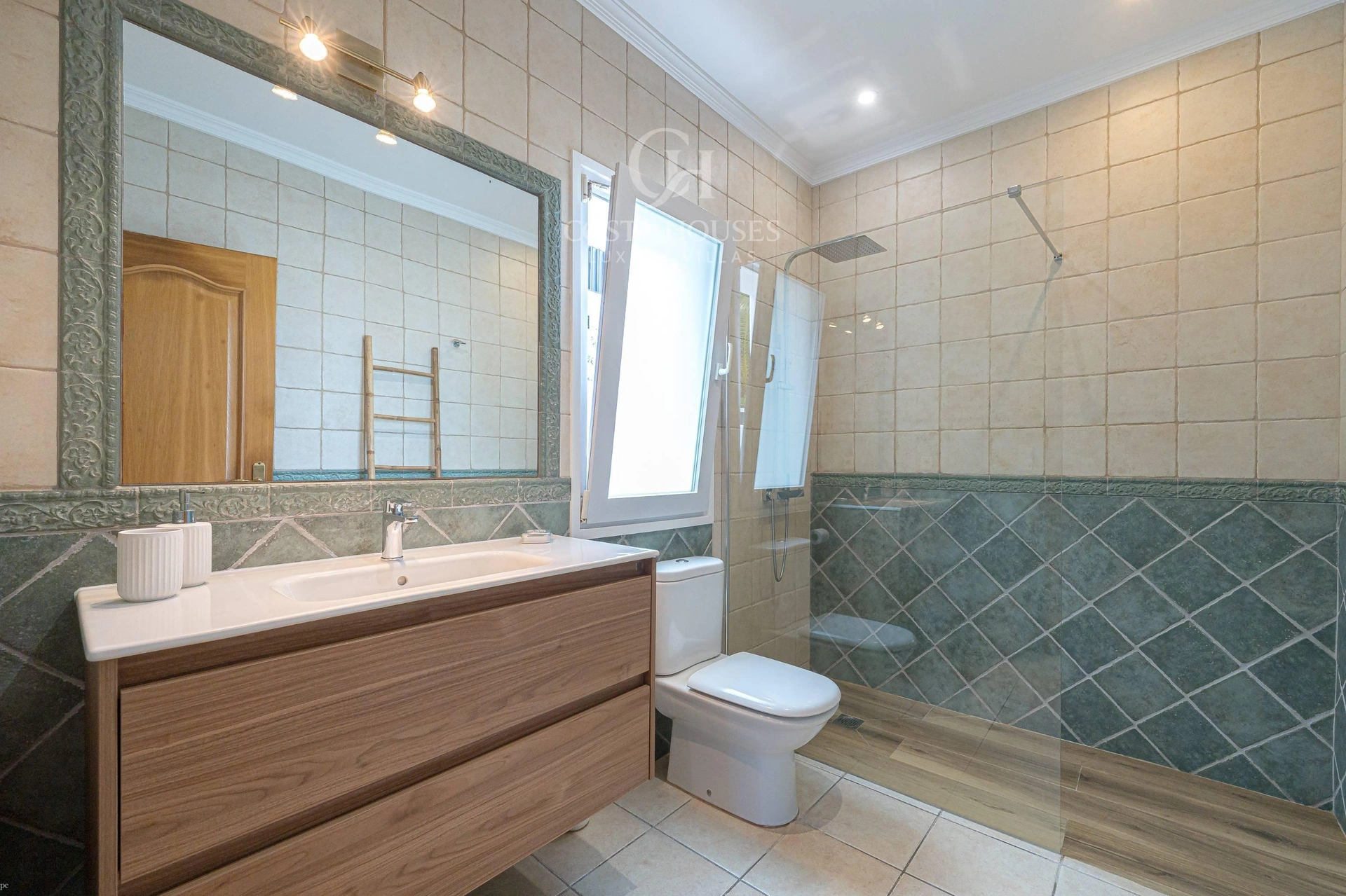 2782V_PIVER - VILLA PIVER · ELEGANCIA CONTEMPORÁNEA ENTRE EL MAR Y EL MONTGÓ – JÁVEA, COSTA BLANCA