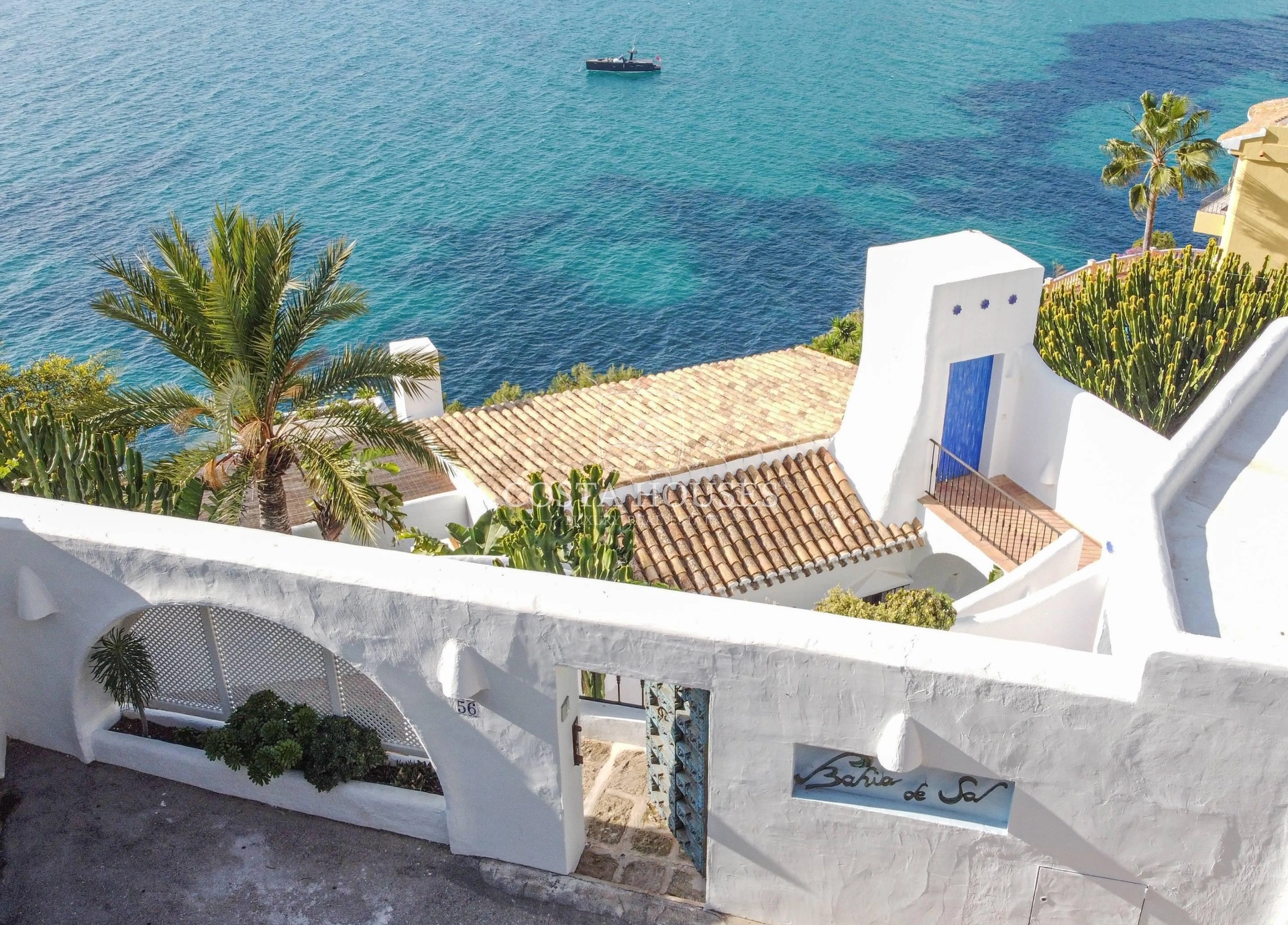 2406VL_PUERTOSOL - ❶ IBIZA VILLA FRENTE AL MAR EN MORAIRA, Costa Blanca | Exclusive SEAFRONT IBIZA VILLA in Moraira