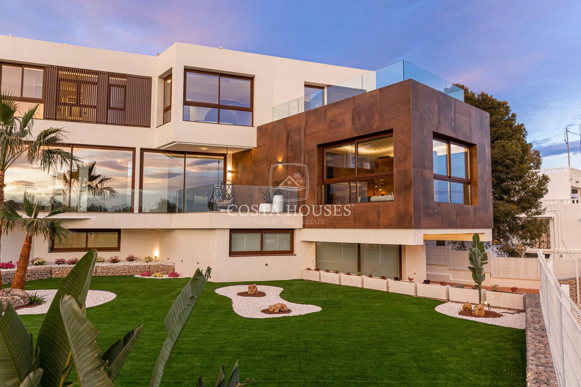 2521VL_ZEN - VILLA ZEN | IMPRESIONANTE VILLA EN VENTA EN BENIDORM CERCA DE GOLF AITANA, COSTA BLANCA