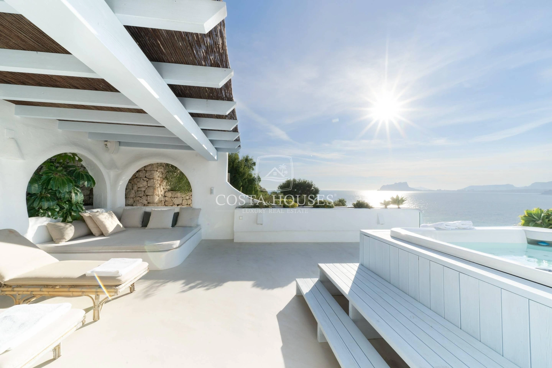 2406VL_PUERTOSOL - ❶ IBIZA VILLA FRENTE AL MAR EN MORAIRA, Costa Blanca | Exclusive SEAFRONT IBIZA VILLA in Moraira