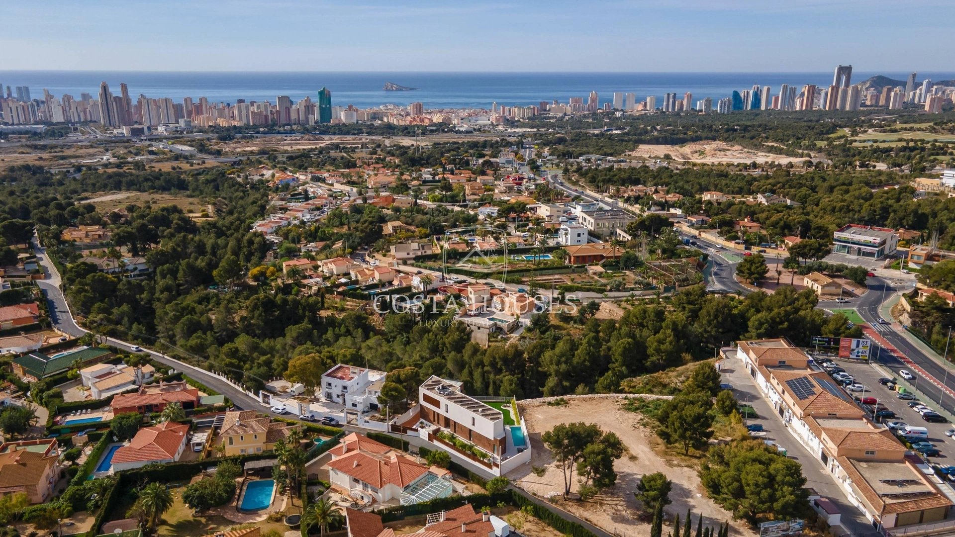 2521VL_ZEN - VILLA ZEN | IMPRESIONANTE VILLA EN VENTA EN BENIDORM CERCA DE GOLF AITANA, COSTA BLANCA