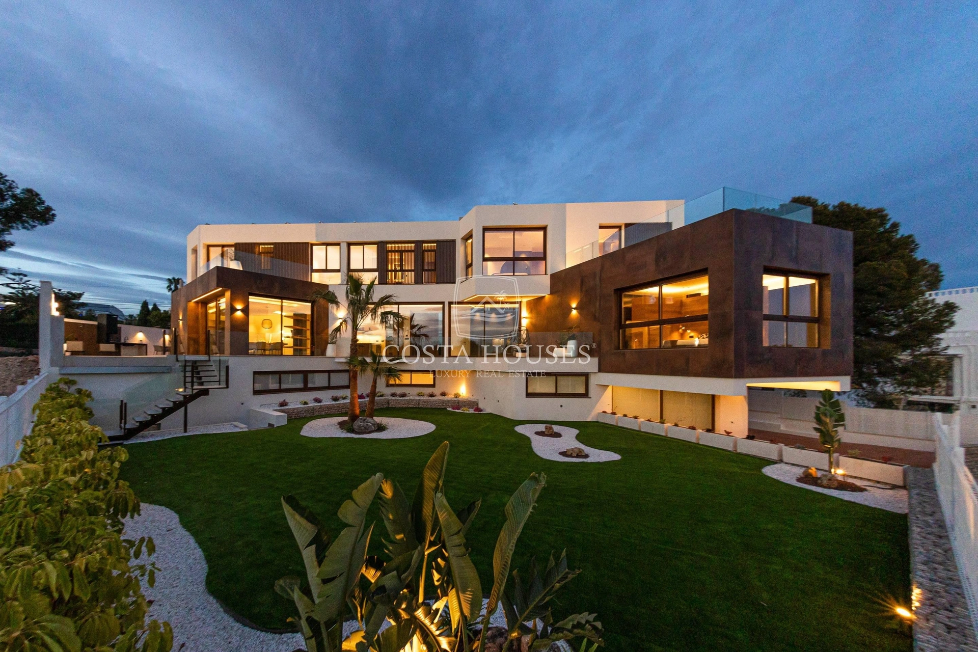 2521VL_ZEN - VILLA ZEN | IMPRESIONANTE VILLA EN VENTA EN BENIDORM CERCA DE GOLF AITANA, COSTA BLANCA
