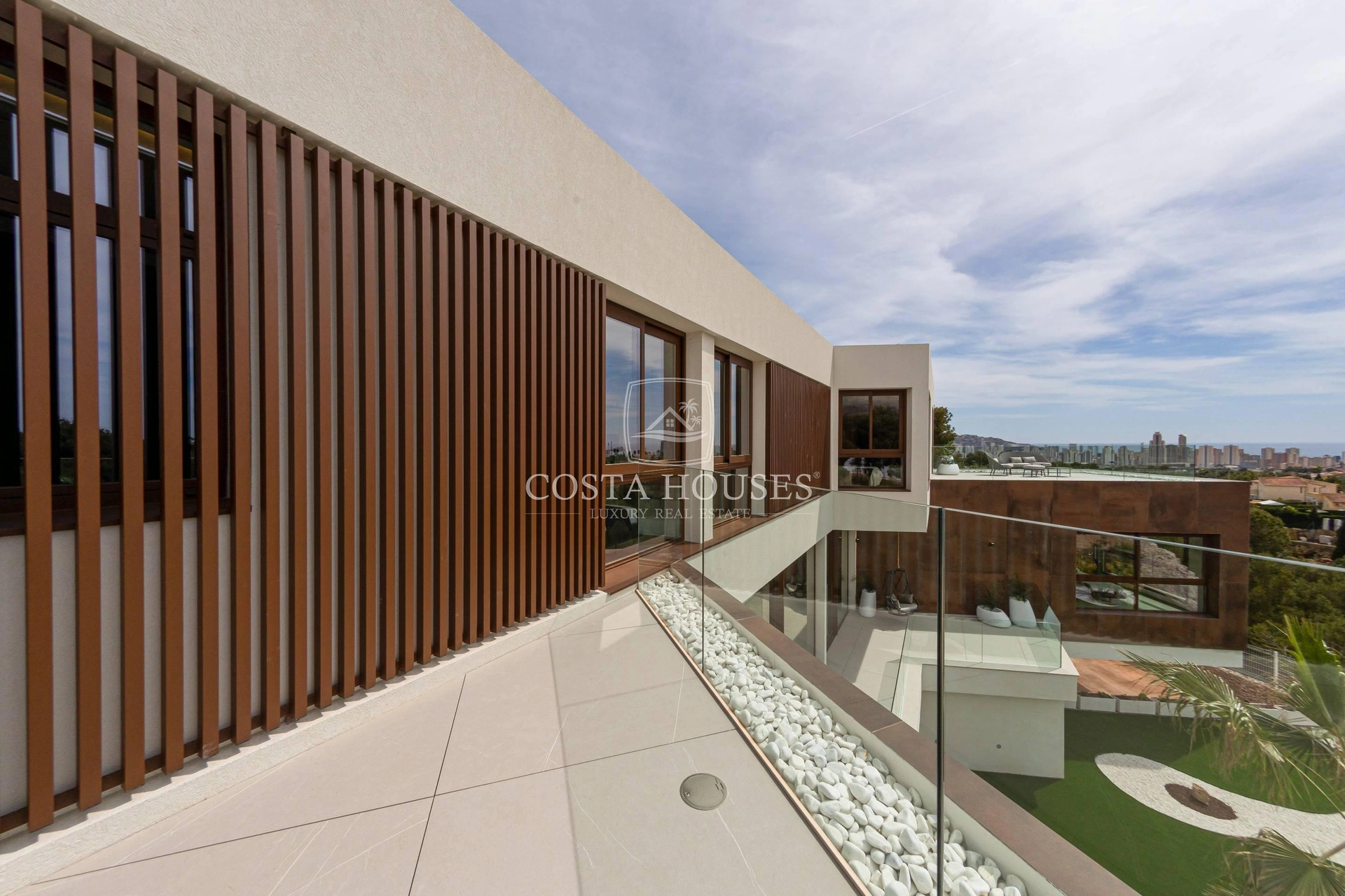 2521VL_ZEN - VILLA ZEN | IMPRESIONANTE VILLA EN VENTA EN BENIDORM CERCA DE GOLF AITANA, COSTA BLANCA