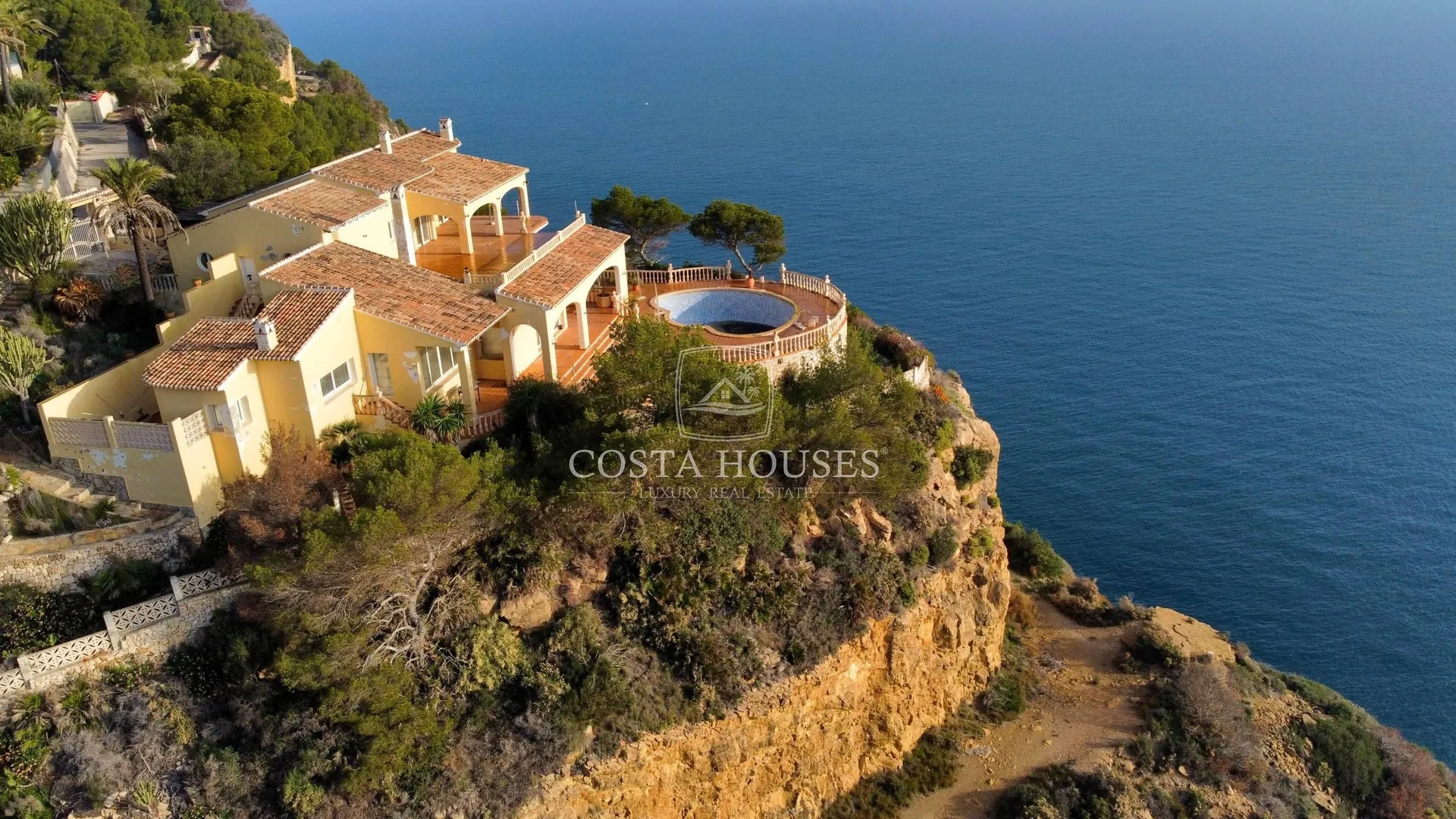 2645VL_CAPNEGRE - PRIMERA LÍNEA MAR JÁVEA | UNA PROPIEDAD INIGUALABLE SOBRE EL ACANTILADO