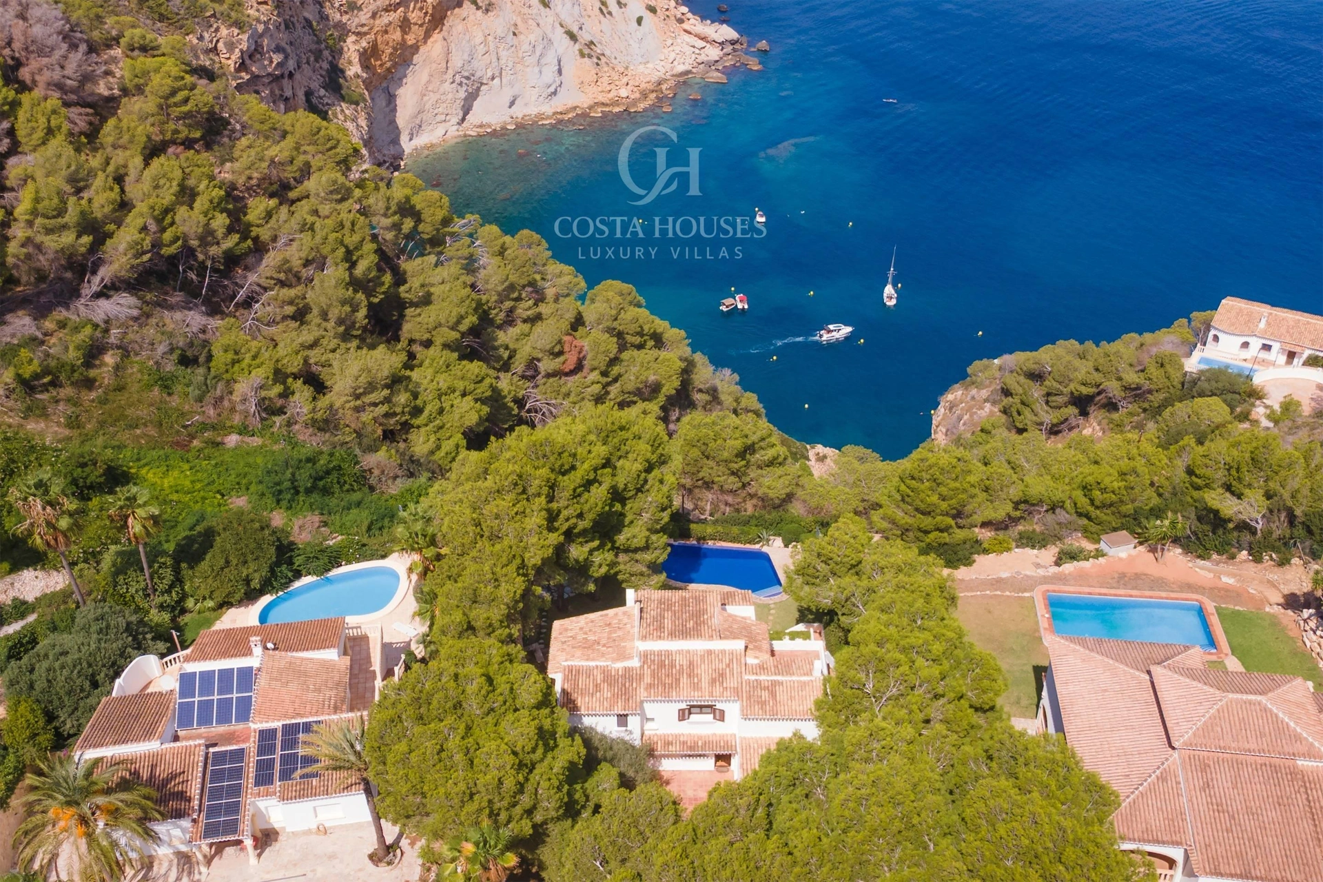 2803VL_BLAVA - VILLA BLAVA · LUZ IBICENCA EN PRIMERA LINEA DEL MAR EN JAVEA XABIA