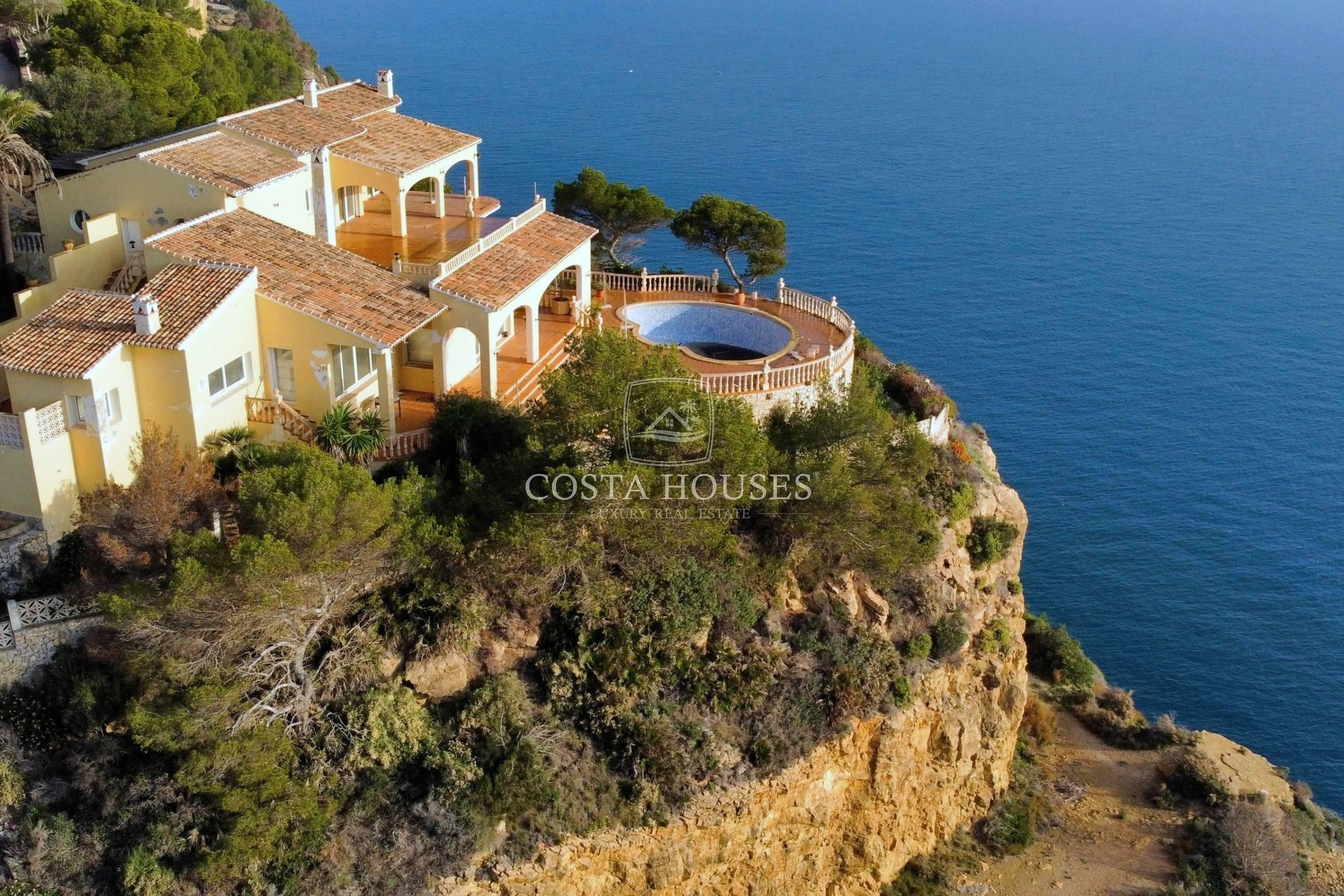 2645VL_CAPNEGRE - PRIMERA LÍNEA MAR JÁVEA | UNA PROPIEDAD INIGUALABLE SOBRE EL ACANTILADO