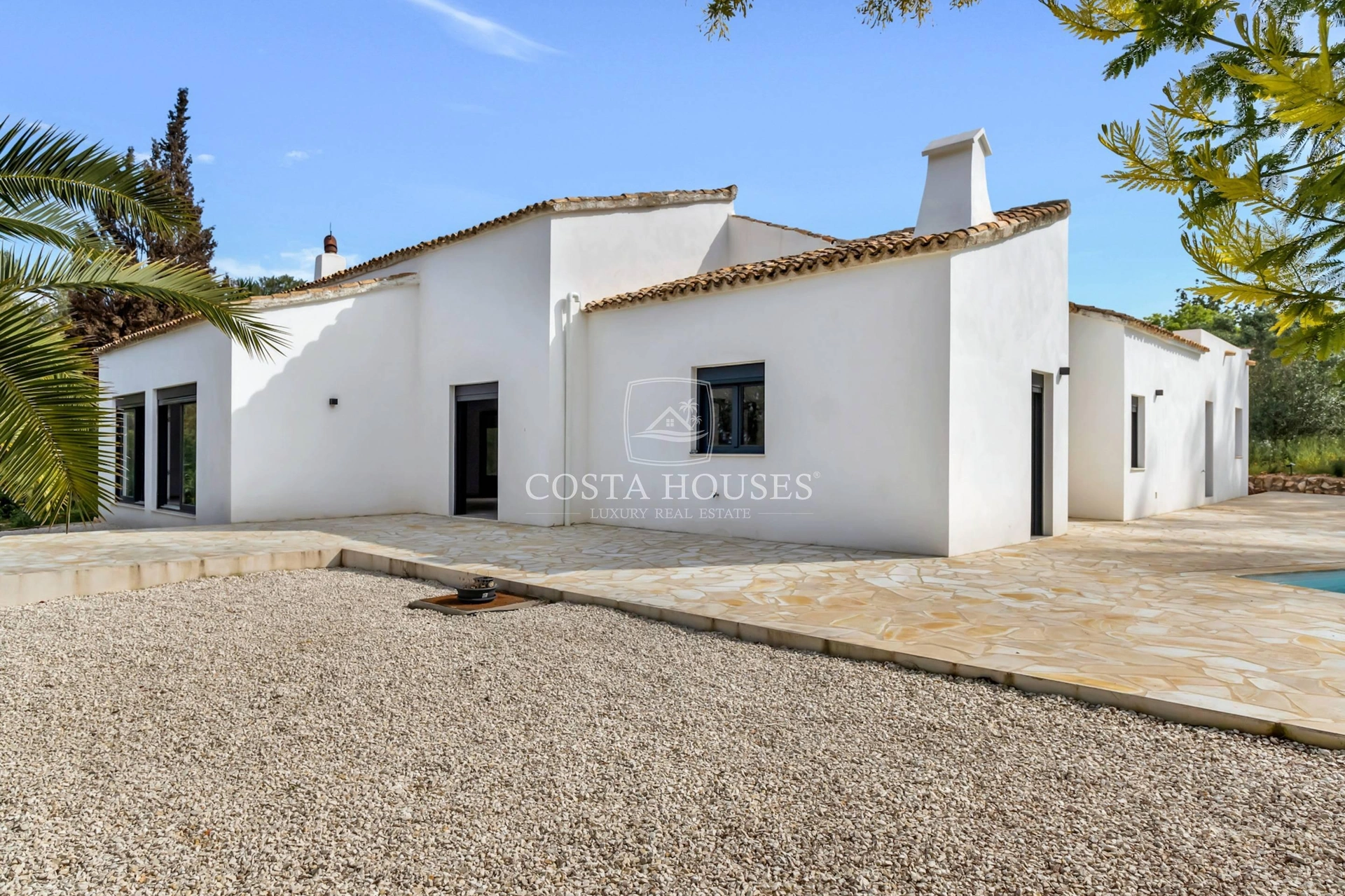 2677VL_HACIENDAJAVEA - HACIENDA JÁVEA · FINCA ANDALUZA CON GRAN PARCELA Y AMPLIAS POSIBILIDADES EN VENTA EN JÁVEA XÀBIA