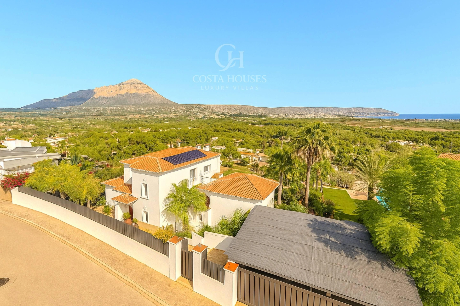 2782V_PIVER - VILLA PIVER · ELEGANCIA CONTEMPORÁNEA ENTRE EL MAR Y EL MONTGÓ – JÁVEA, COSTA BLANCA
