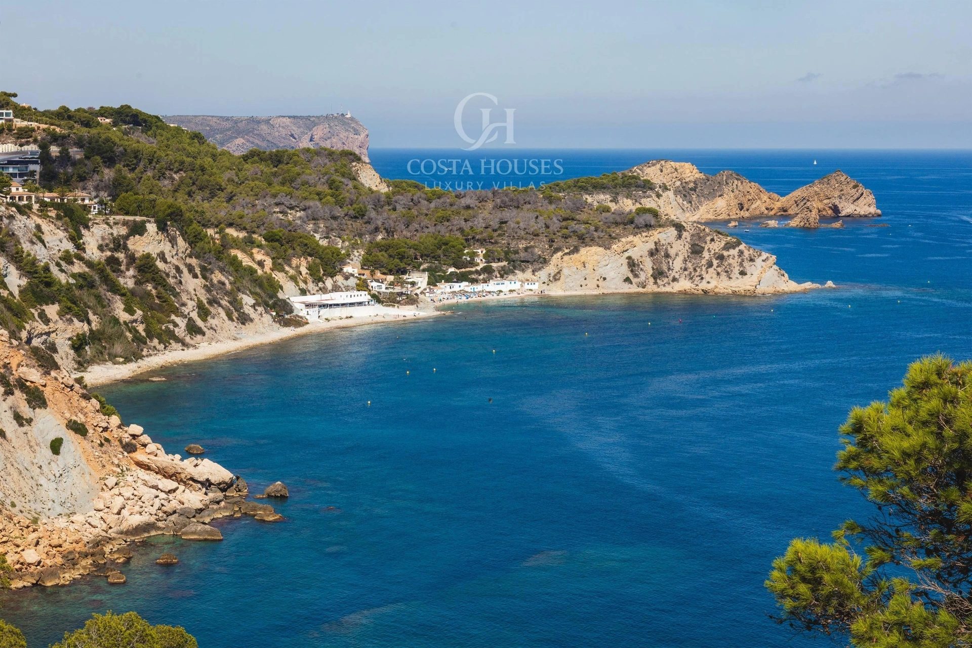 2803VL_BLAVA - VILLA BLAVA · LUZ IBICENCA EN PRIMERA LINEA DEL MAR EN JAVEA XABIA
