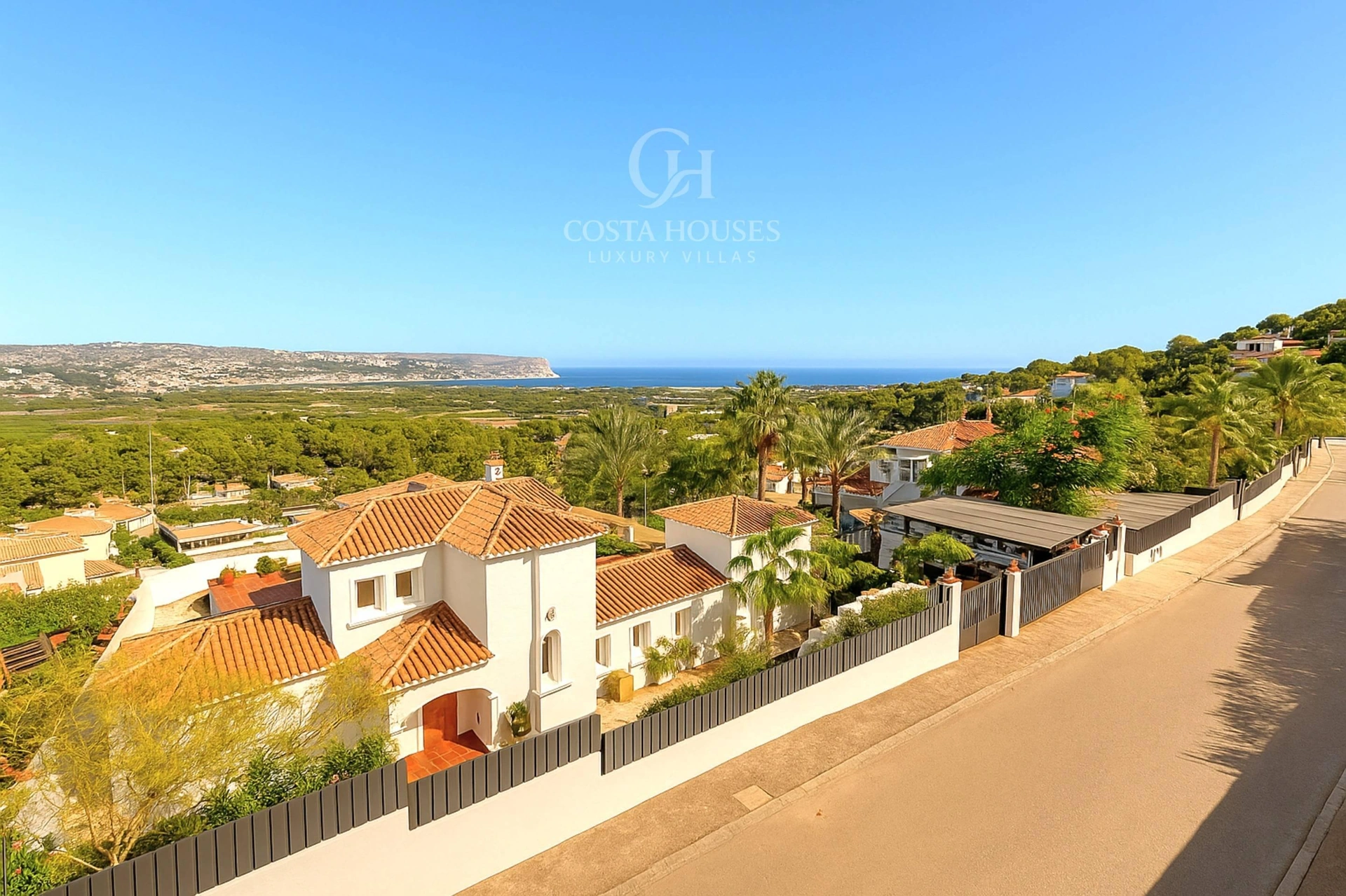 2782V_PIVER - VILLA PIVER · ELEGANCIA CONTEMPORÁNEA ENTRE EL MAR Y EL MONTGÓ – JÁVEA, COSTA BLANCA