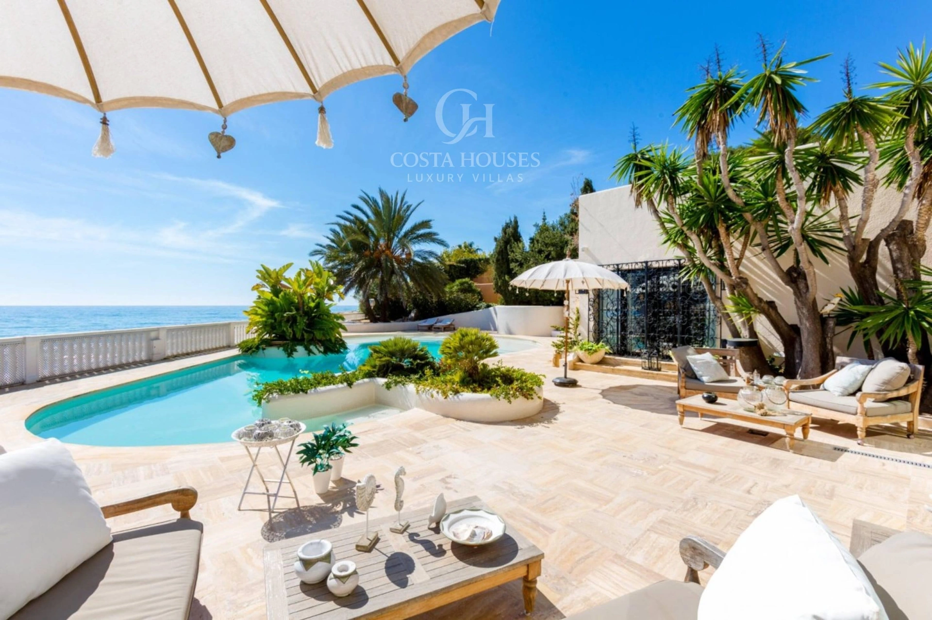 2151VL_SANDBEACH - VILLA SAND BEACH · VILLA DE LUJO EN PRIMERA LÍNEA DE PLAYA DE ARENA EN MORAIRA, ALICANTE
