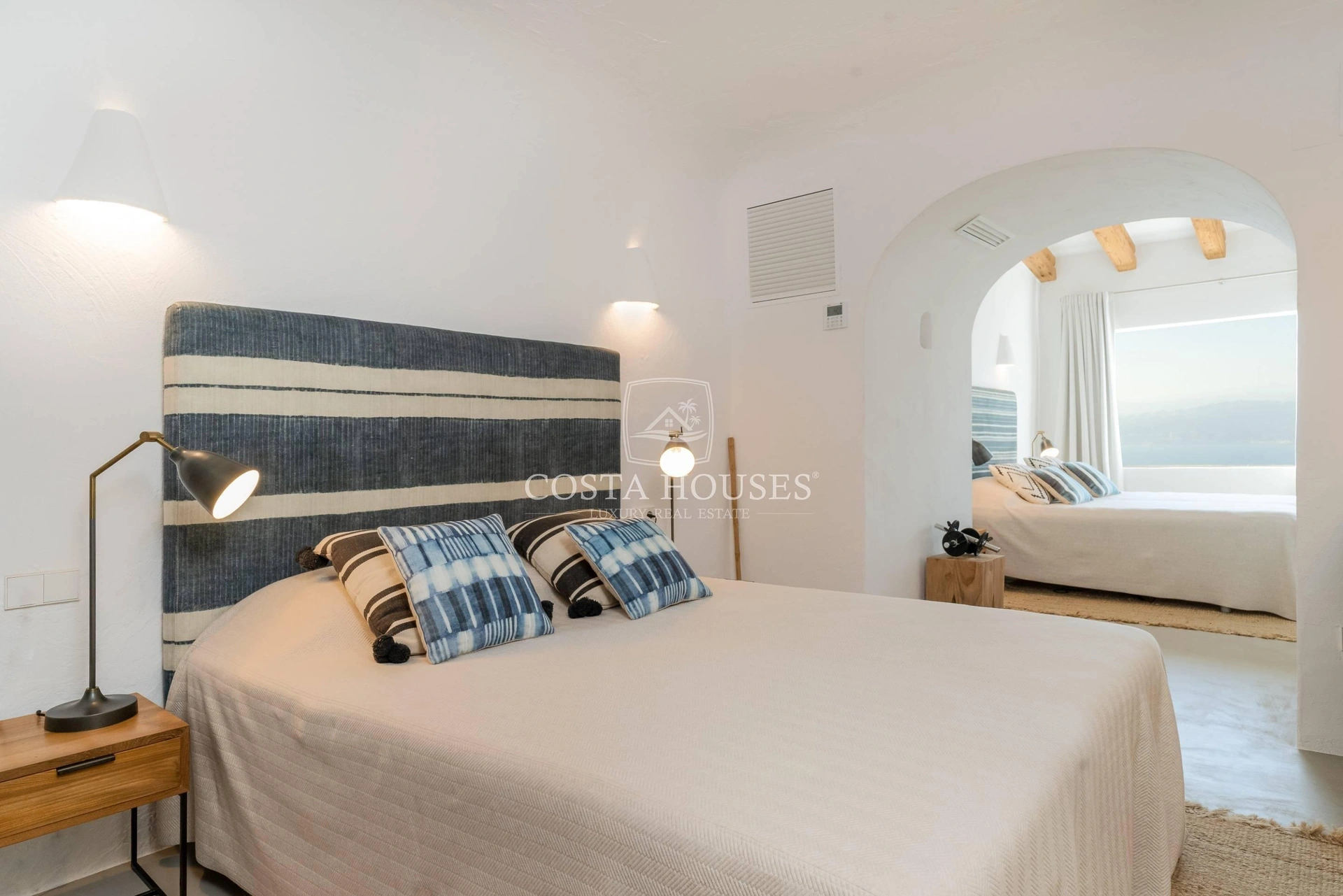 2406VL_PUERTOSOL - ❶ IBIZA VILLA FRENTE AL MAR EN MORAIRA, Costa Blanca | Exclusive SEAFRONT IBIZA VILLA in Moraira