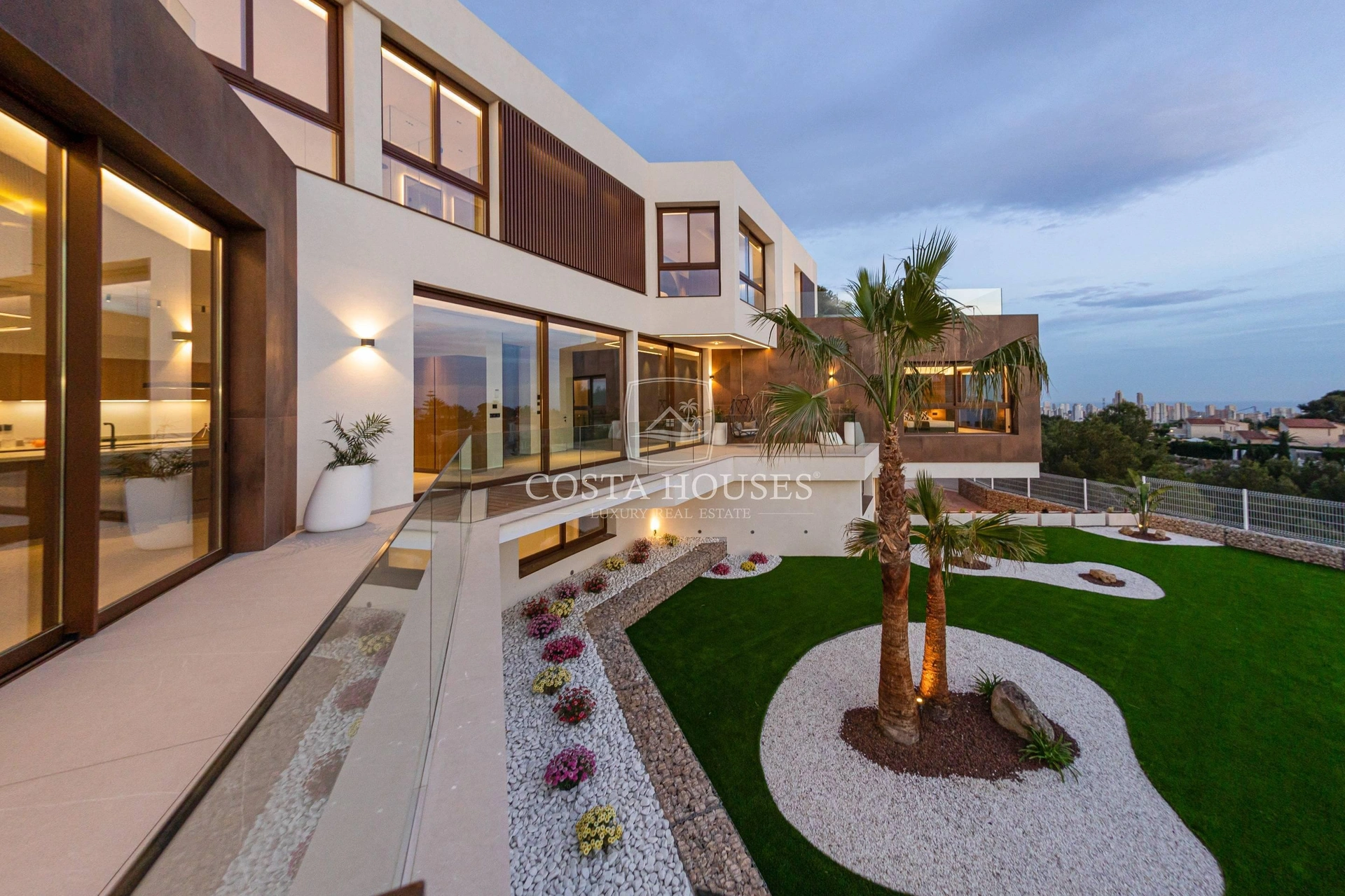 2521VL_ZEN - VILLA ZEN | IMPRESIONANTE VILLA EN VENTA EN BENIDORM CERCA DE GOLF AITANA, COSTA BLANCA