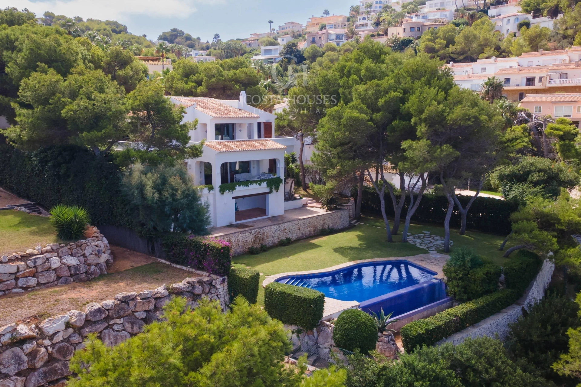2803VL_BLAVA - VILLA BLAVA · LUZ IBICENCA EN PRIMERA LINEA DEL MAR EN JAVEA XABIA