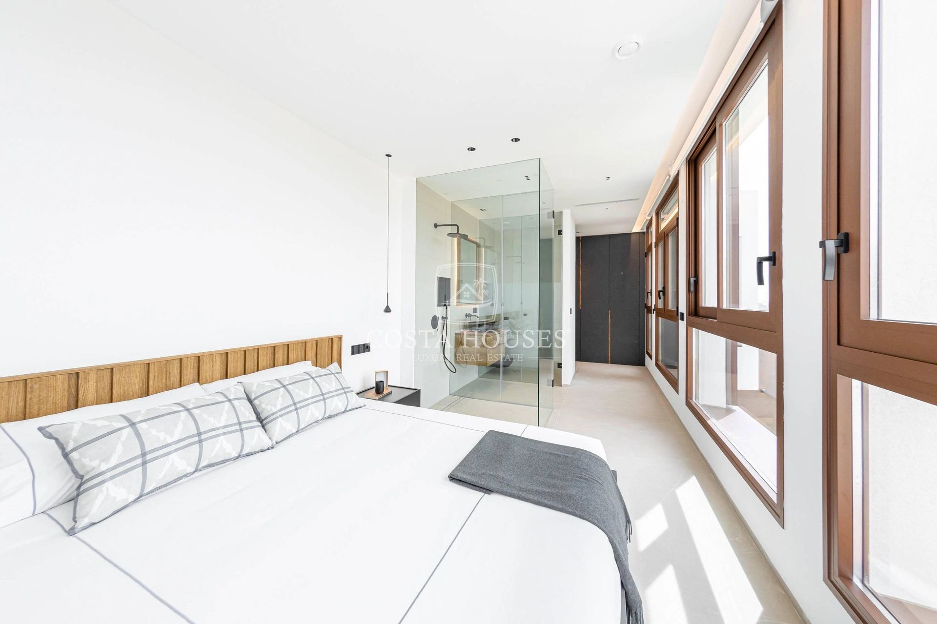 2521VL_ZEN - VILLA ZEN | IMPRESIONANTE VILLA EN VENTA EN BENIDORM CERCA DE GOLF AITANA, COSTA BLANCA