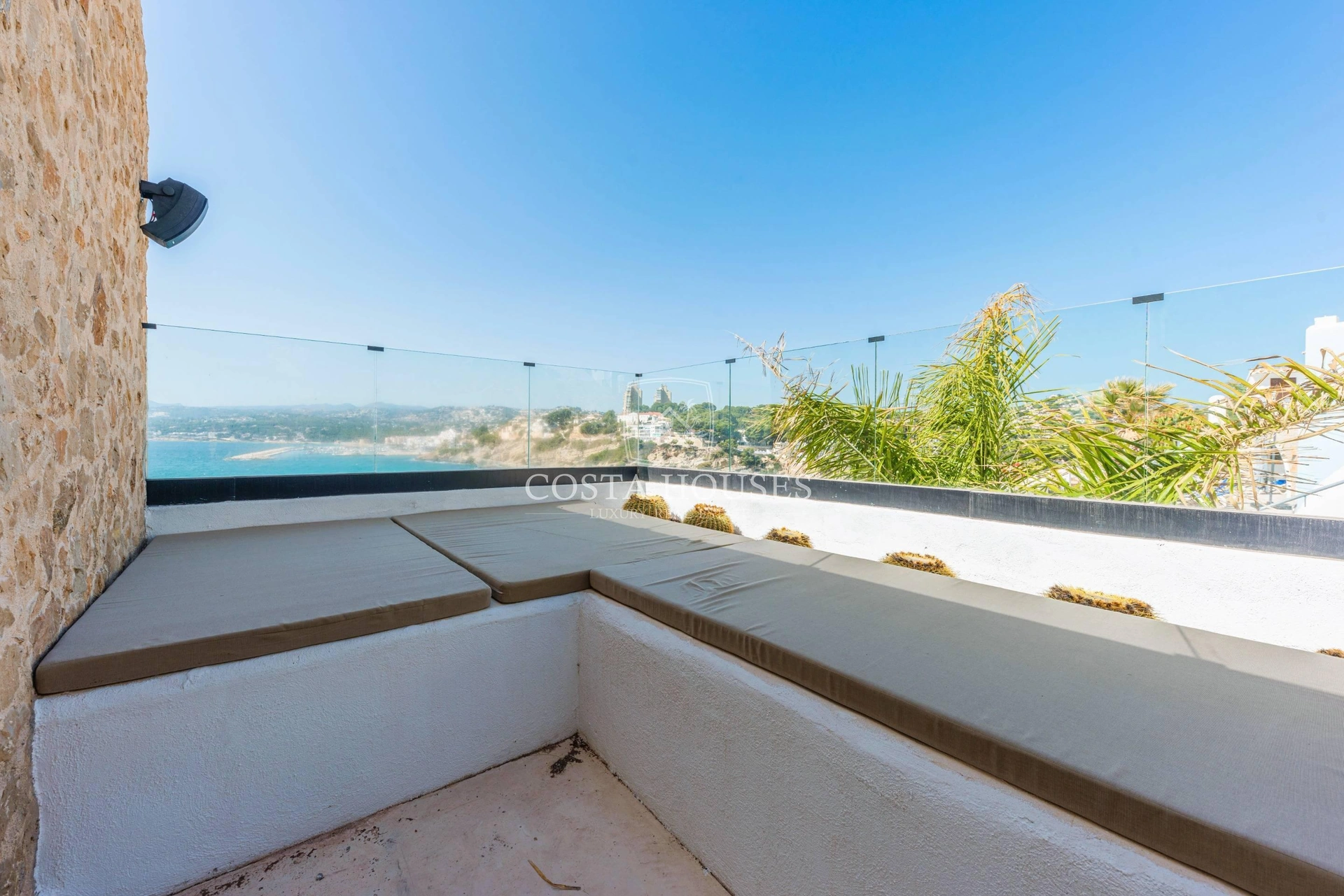 2556VL_LATORRE - Venta IBIZA VILLA DE LUJO PRIMERA LINEA EN MORAIRA, Alicante | ACCESO PRIVADO AL MAR