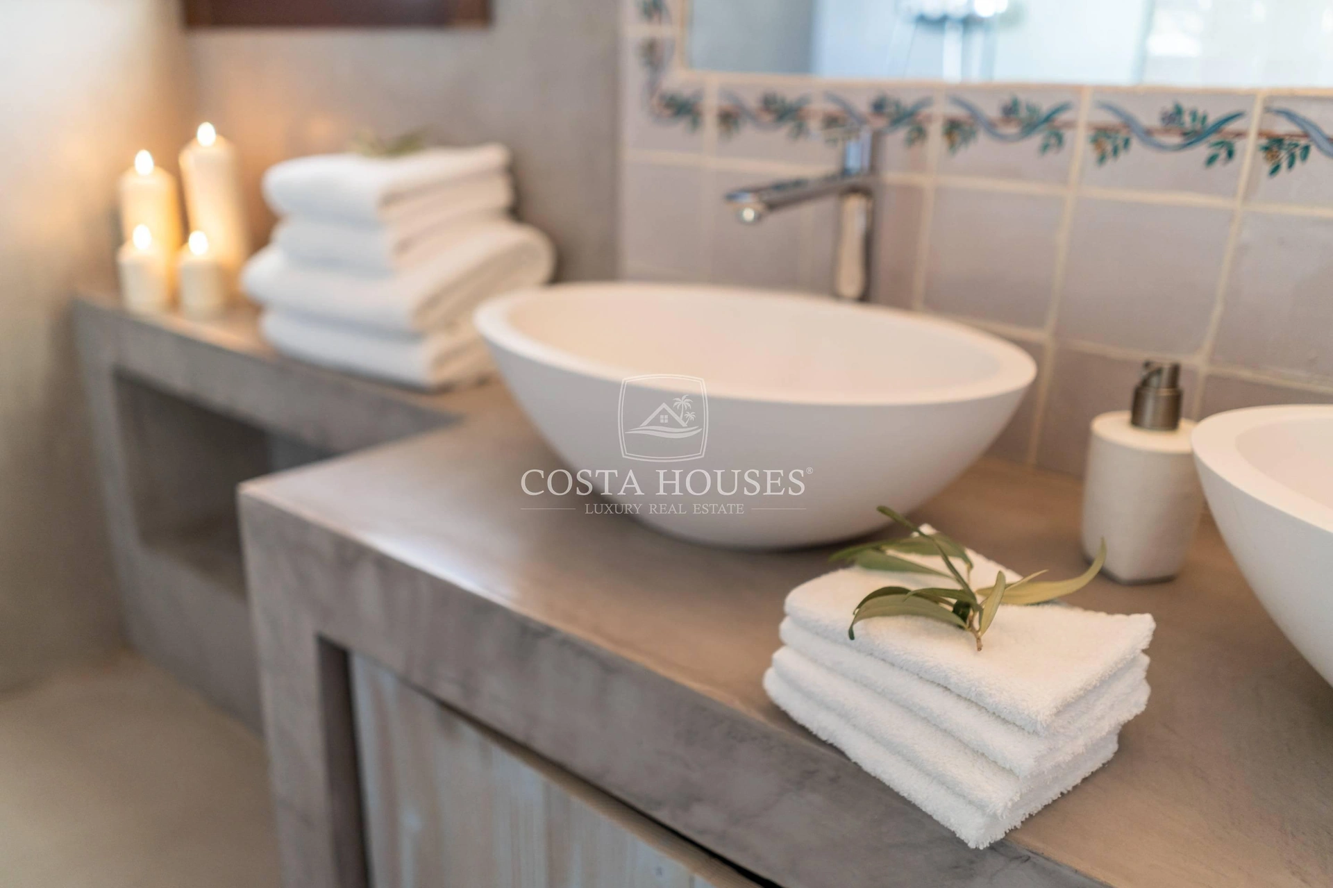 2406VL_PUERTOSOL - ❶ IBIZA VILLA FRENTE AL MAR EN MORAIRA, Costa Blanca | Exclusive SEAFRONT IBIZA VILLA in Moraira