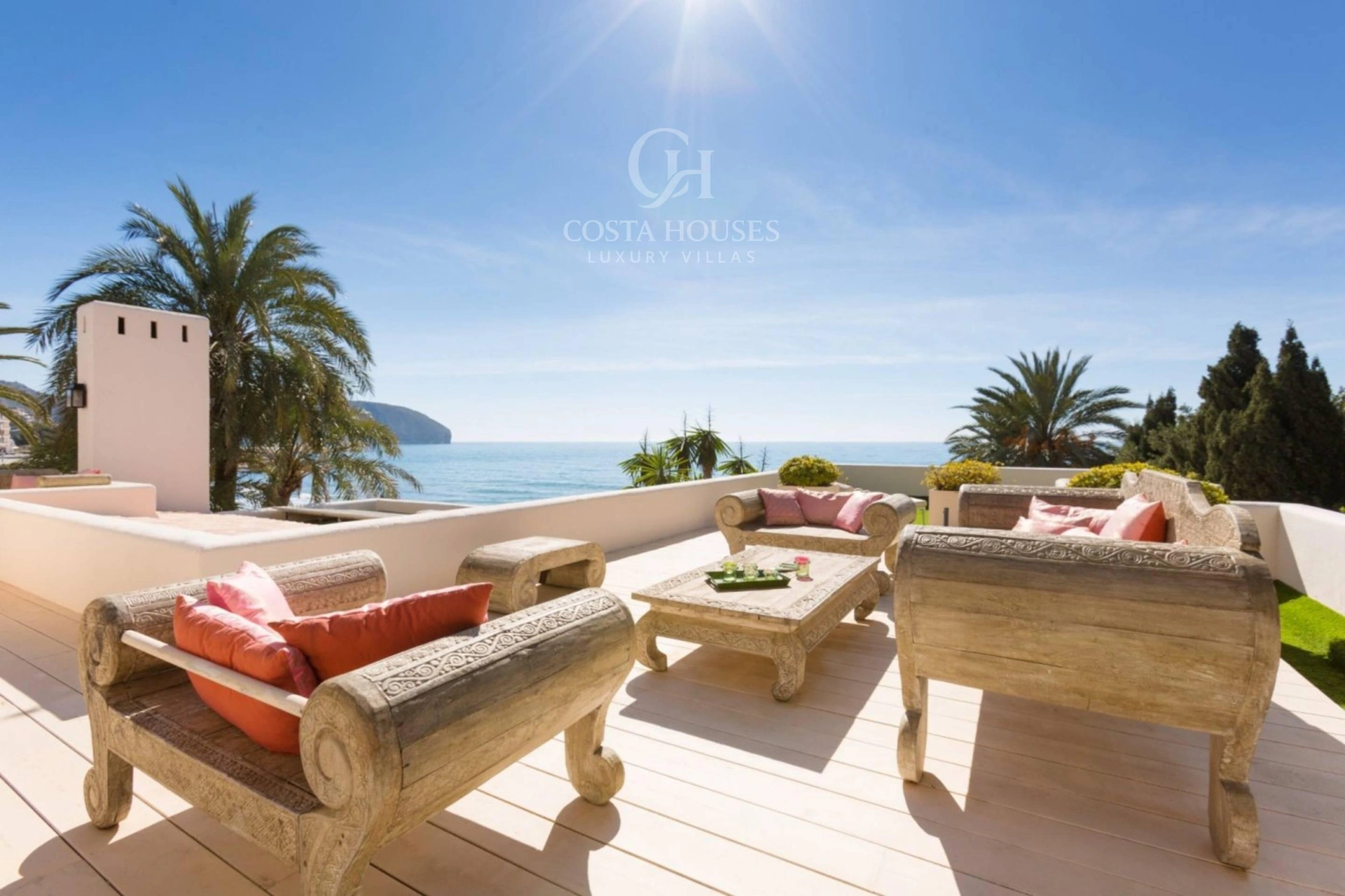 2151VL_SANDBEACH - VILLA SAND BEACH · VILLA DE LUJO EN PRIMERA LÍNEA DE PLAYA DE ARENA EN MORAIRA, ALICANTE