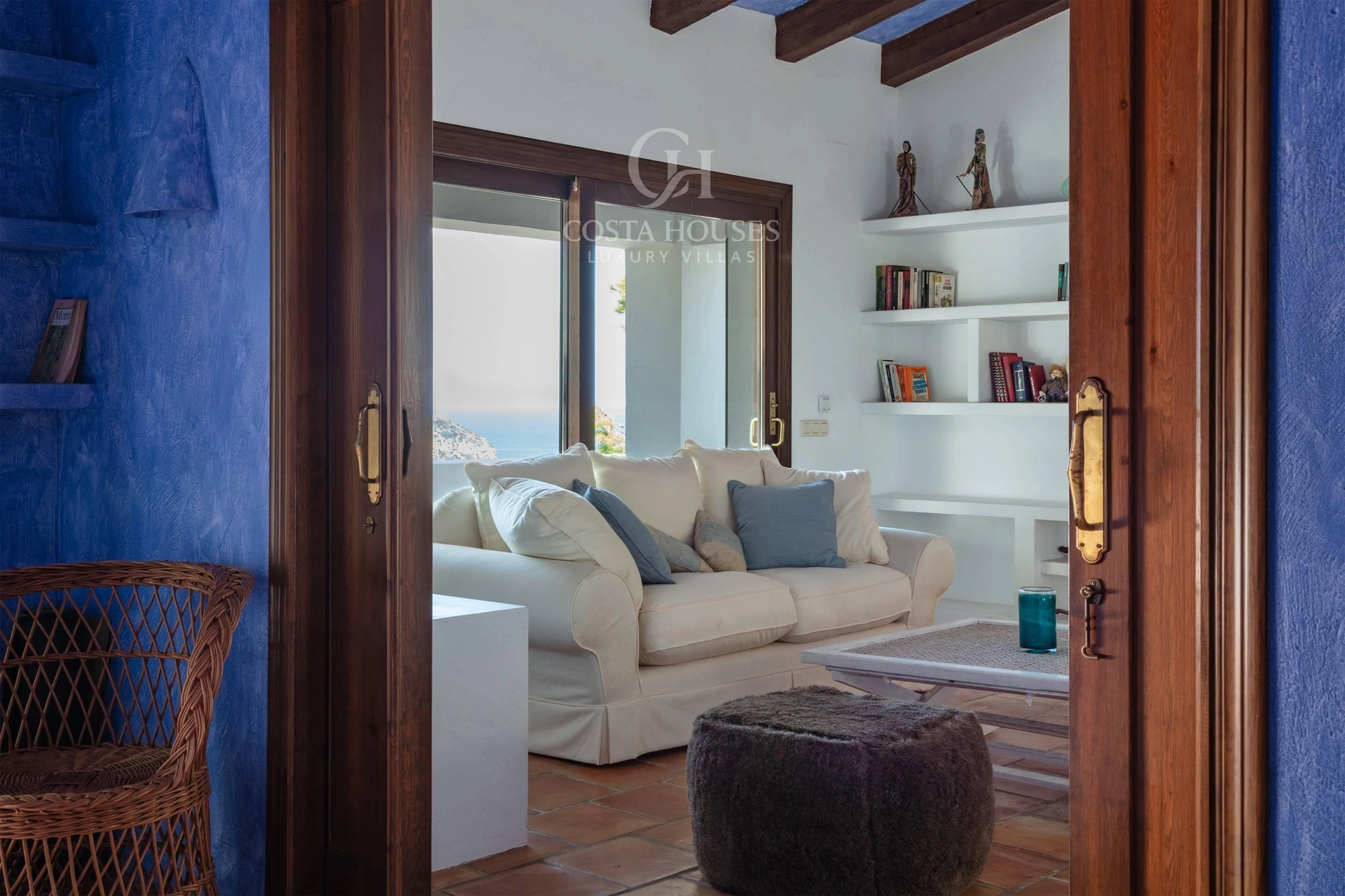 2803VL_BLAVA - VILLA BLAVA · LUZ IBICENCA EN PRIMERA LINEA DEL MAR EN JAVEA XABIA