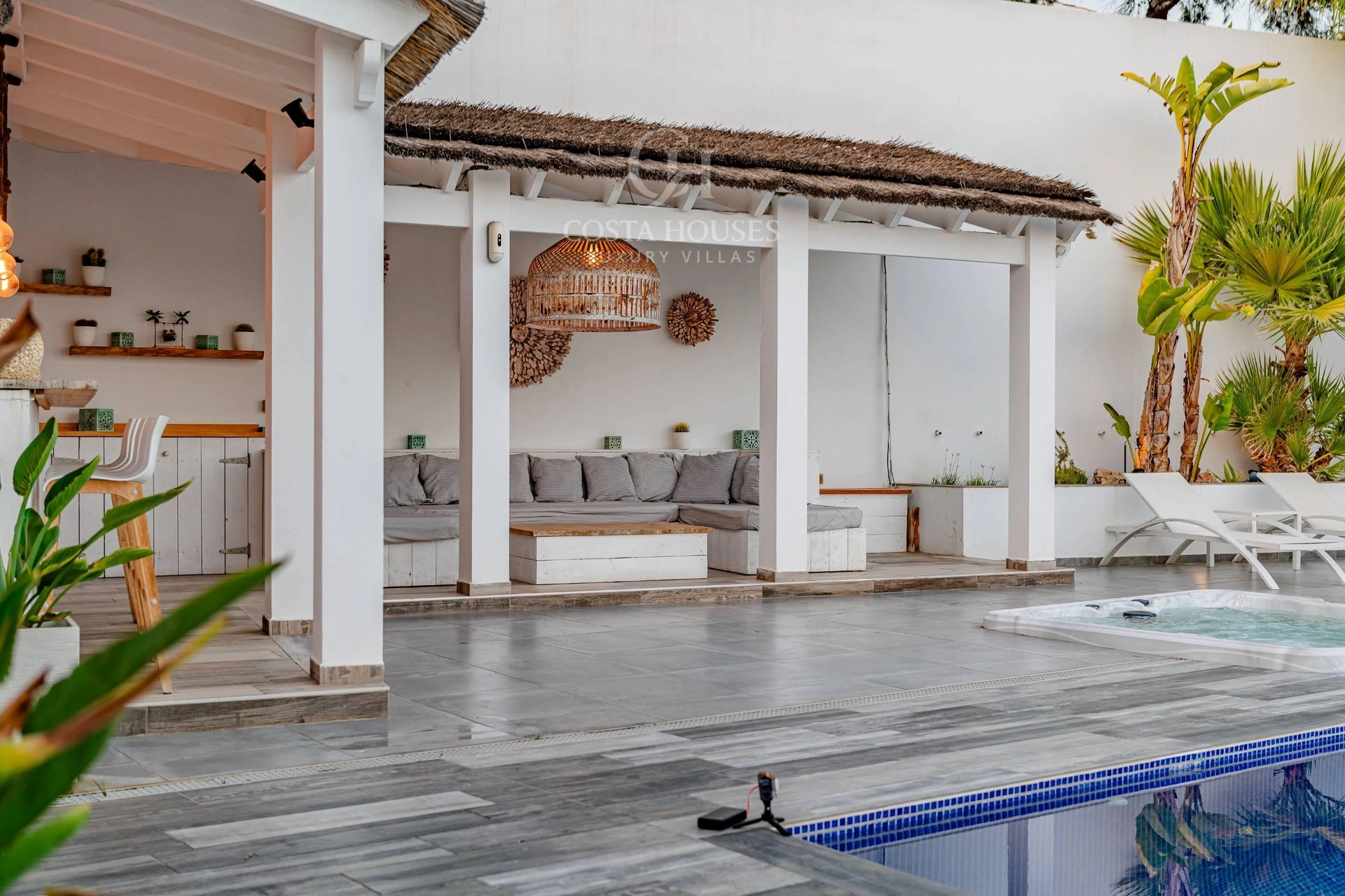 2760VL_ECLIPSE - VILLA ECLIPSE · ARQUITECTURA MONUMENTAL CON VISTAS AL MAR, BENISSA COSTA