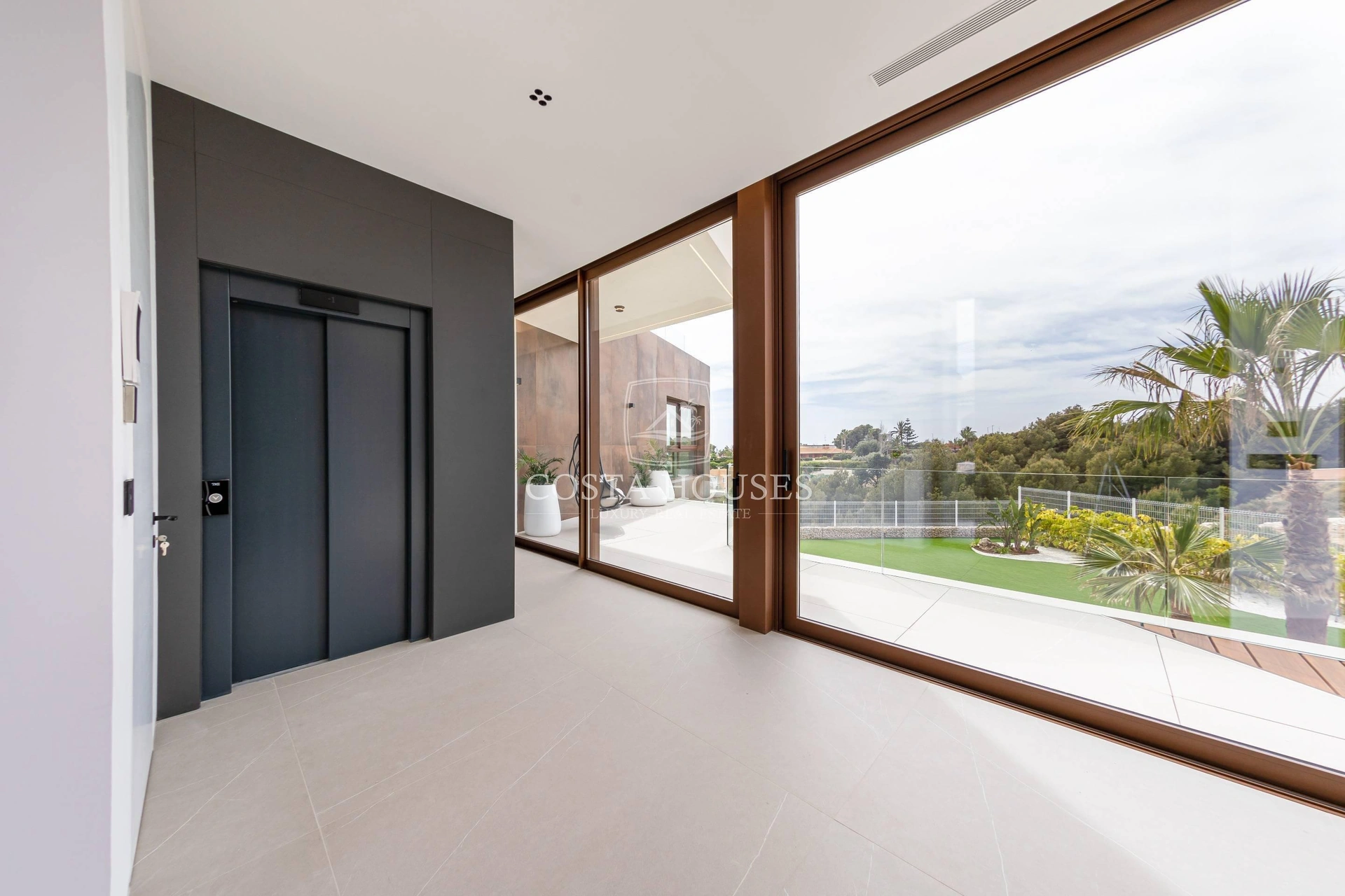 2521VL_ZEN - VILLA ZEN | IMPRESIONANTE VILLA EN VENTA EN BENIDORM CERCA DE GOLF AITANA, COSTA BLANCA