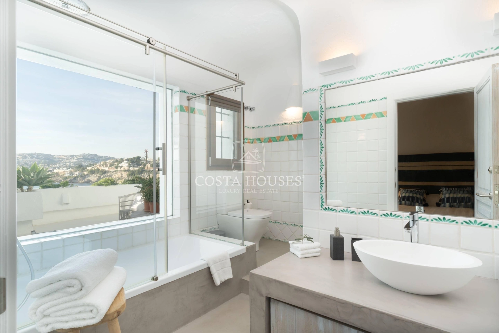 2406VL_PUERTOSOL - ❶ IBIZA VILLA FRENTE AL MAR EN MORAIRA, Costa Blanca | Exclusive SEAFRONT IBIZA VILLA in Moraira