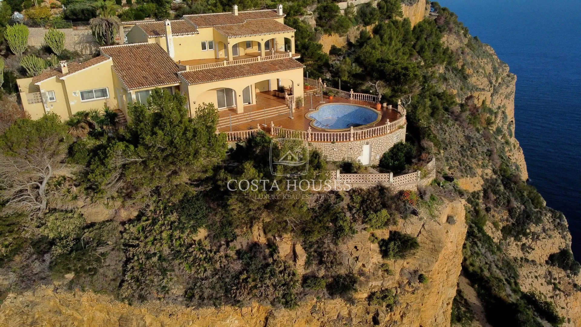 2645VL_CAPNEGRE - PRIMERA LÍNEA MAR JÁVEA | UNA PROPIEDAD INIGUALABLE SOBRE EL ACANTILADO