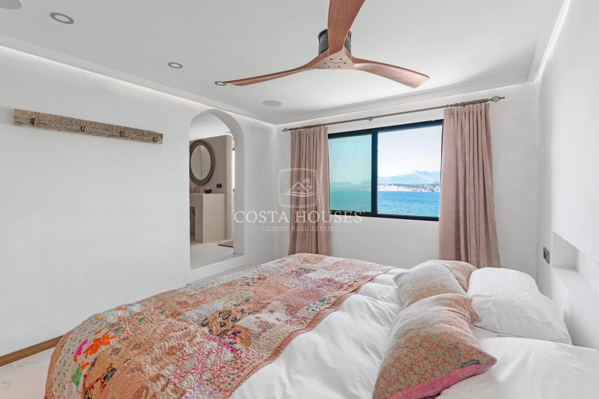 2556VL_LATORRE - Venta IBIZA VILLA DE LUJO PRIMERA LINEA EN MORAIRA, Alicante | ACCESO PRIVADO AL MAR