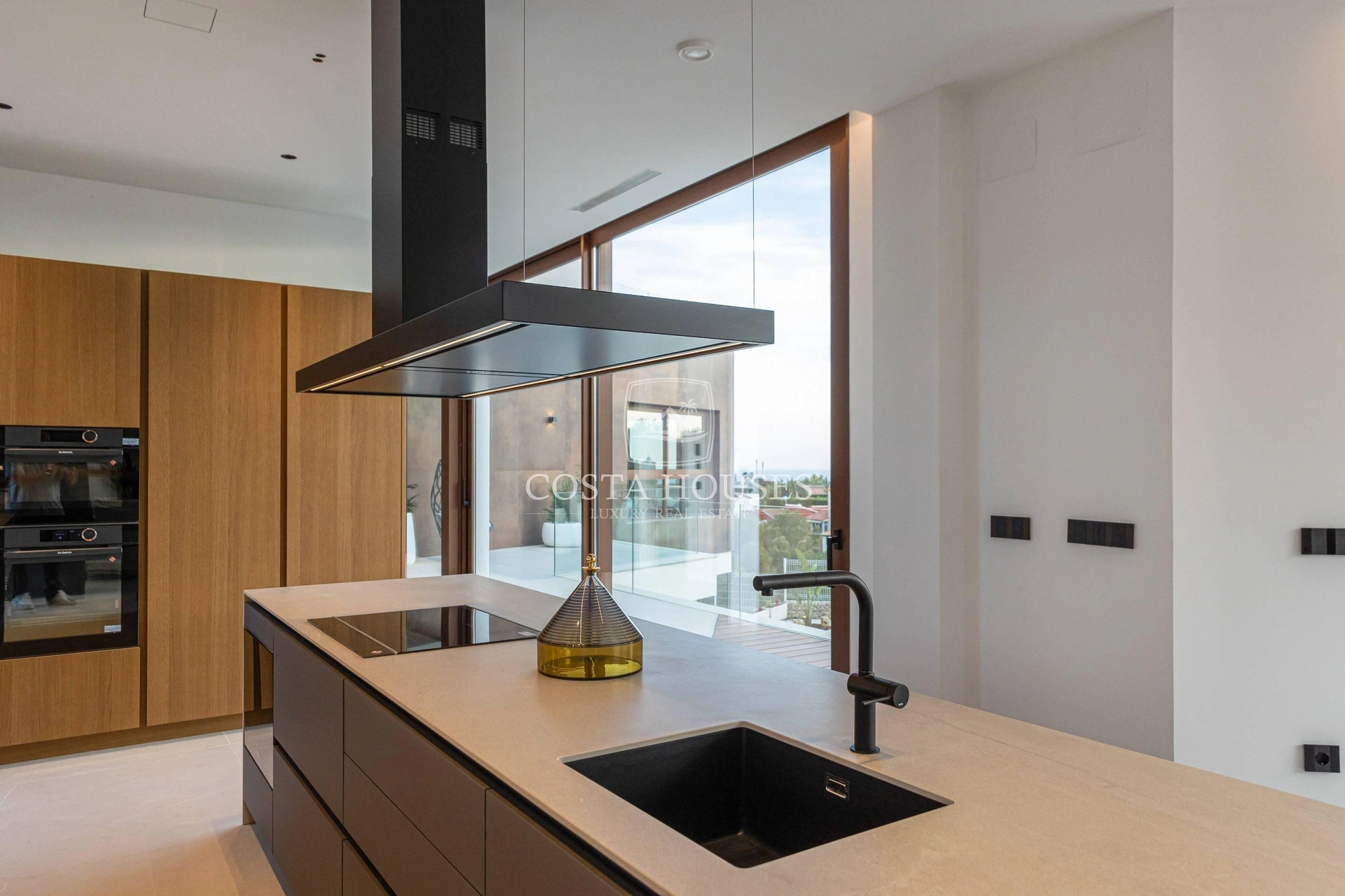2521VL_ZEN - VILLA ZEN | IMPRESIONANTE VILLA EN VENTA EN BENIDORM CERCA DE GOLF AITANA, COSTA BLANCA