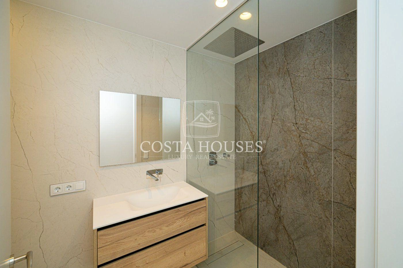 2331AL_GOLDENBAY - Venta APARTAMENTO DE LUJO EN 1a LINEA PLAYA FRENTE MAR EN BENIDORM | PISCINA INFINITY PRIVADA