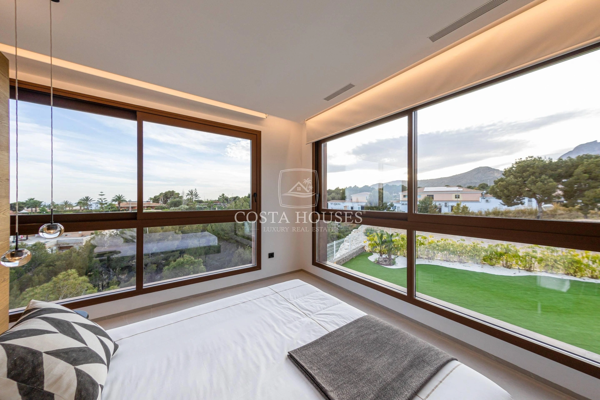 2521VL_ZEN - VILLA ZEN | IMPRESIONANTE VILLA EN VENTA EN BENIDORM CERCA DE GOLF AITANA, COSTA BLANCA