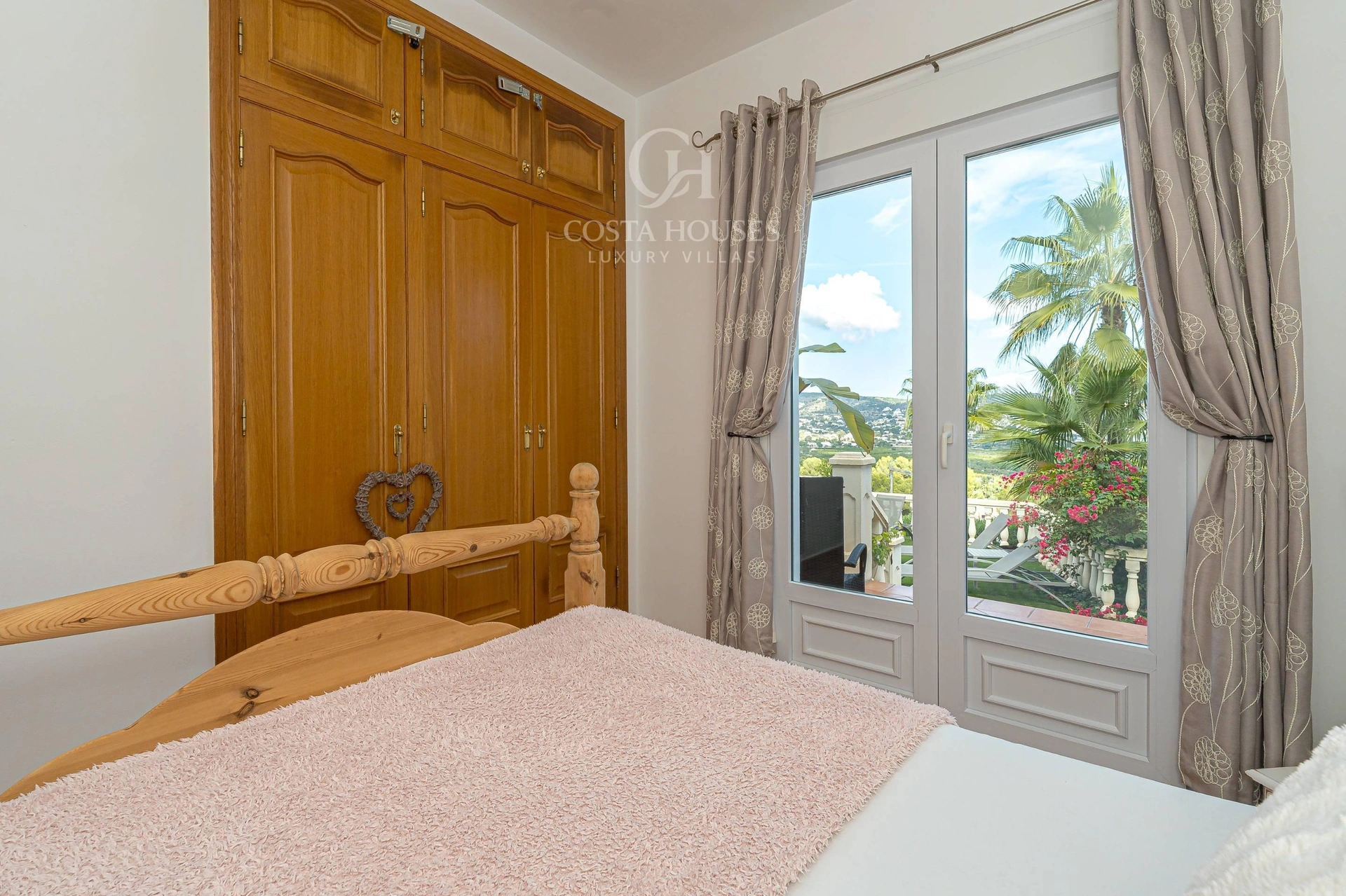 2782V_PIVER - VILLA PIVER · ELEGANCIA CONTEMPORÁNEA ENTRE EL MAR Y EL MONTGÓ – JÁVEA, COSTA BLANCA