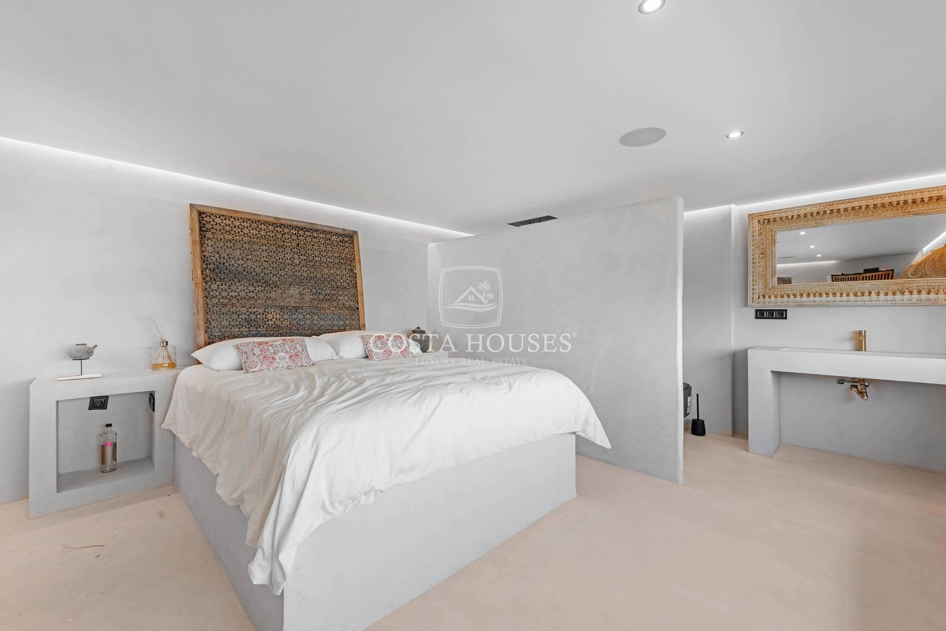 2556VL_LATORRE - Venta IBIZA VILLA DE LUJO PRIMERA LINEA EN MORAIRA, Alicante | ACCESO PRIVADO AL MAR