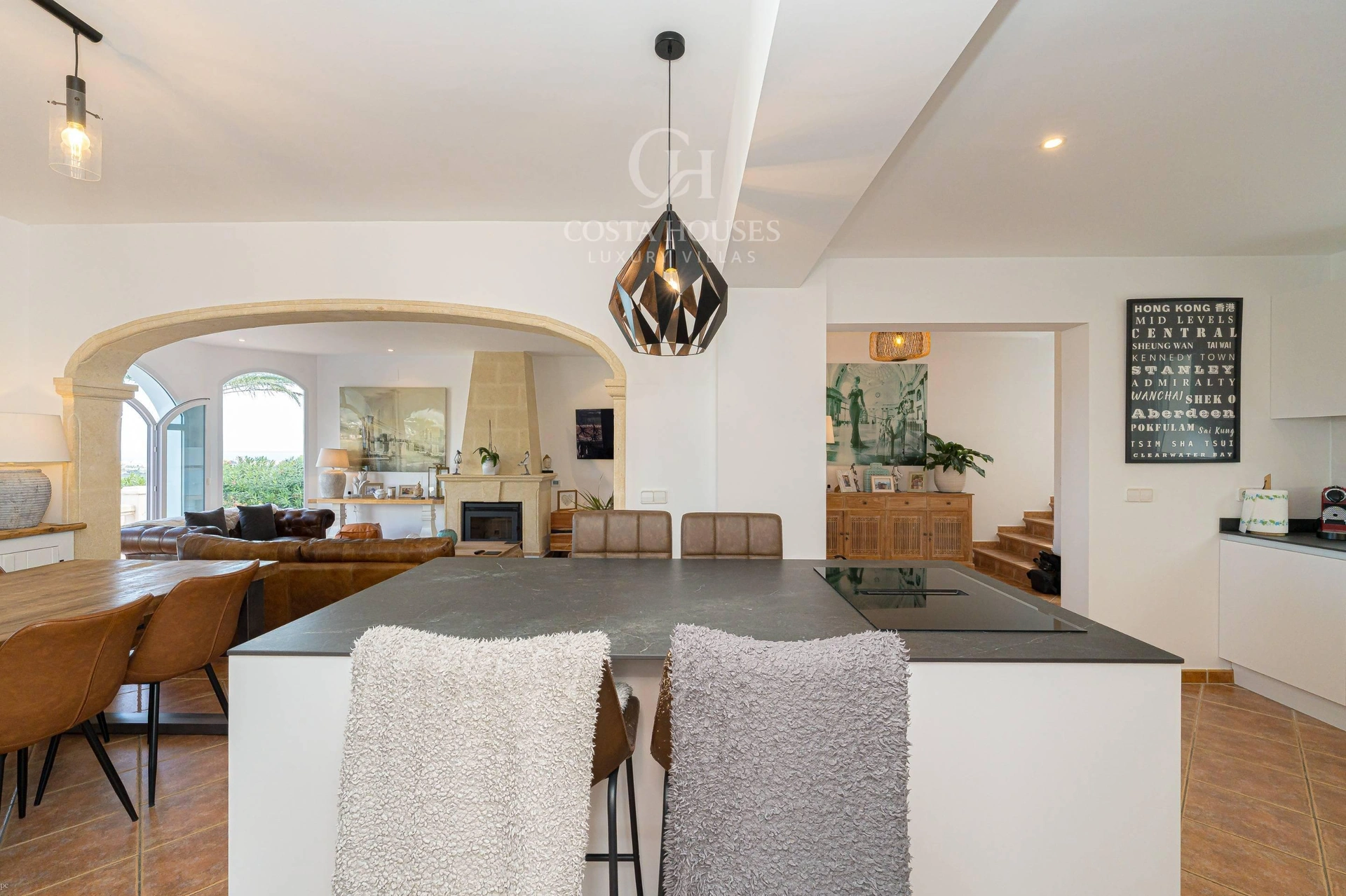 2782V_PIVER - VILLA PIVER · ELEGANCIA CONTEMPORÁNEA ENTRE EL MAR Y EL MONTGÓ – JÁVEA, COSTA BLANCA