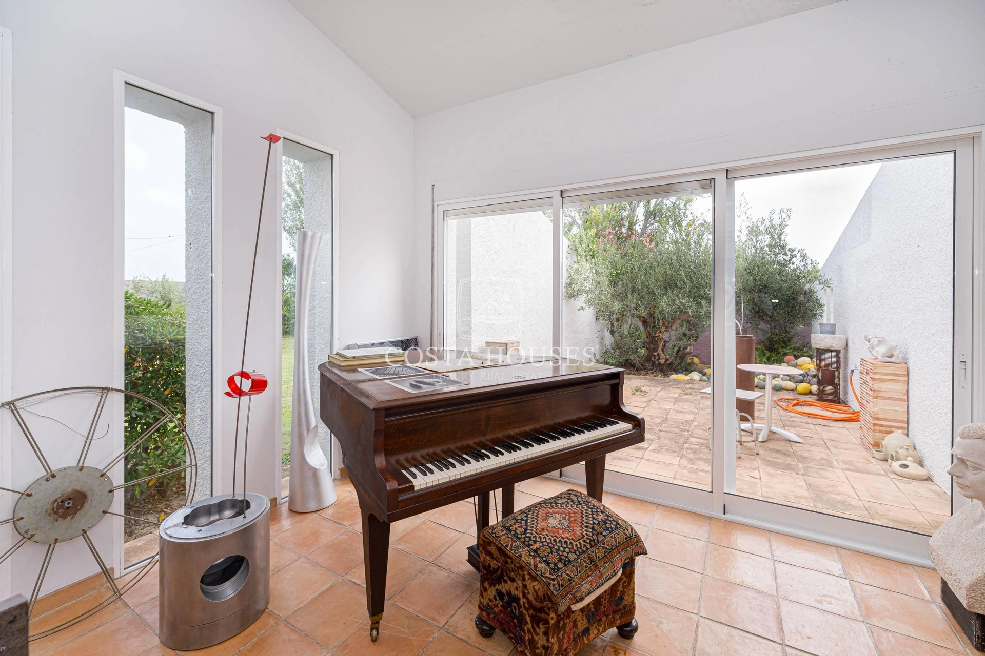 2559VL_ARTHOUSE - Art HouSe | Lujosa Finca Moderna con Establo Ecuestre en LA SELLA Golf, Denia Alicante
