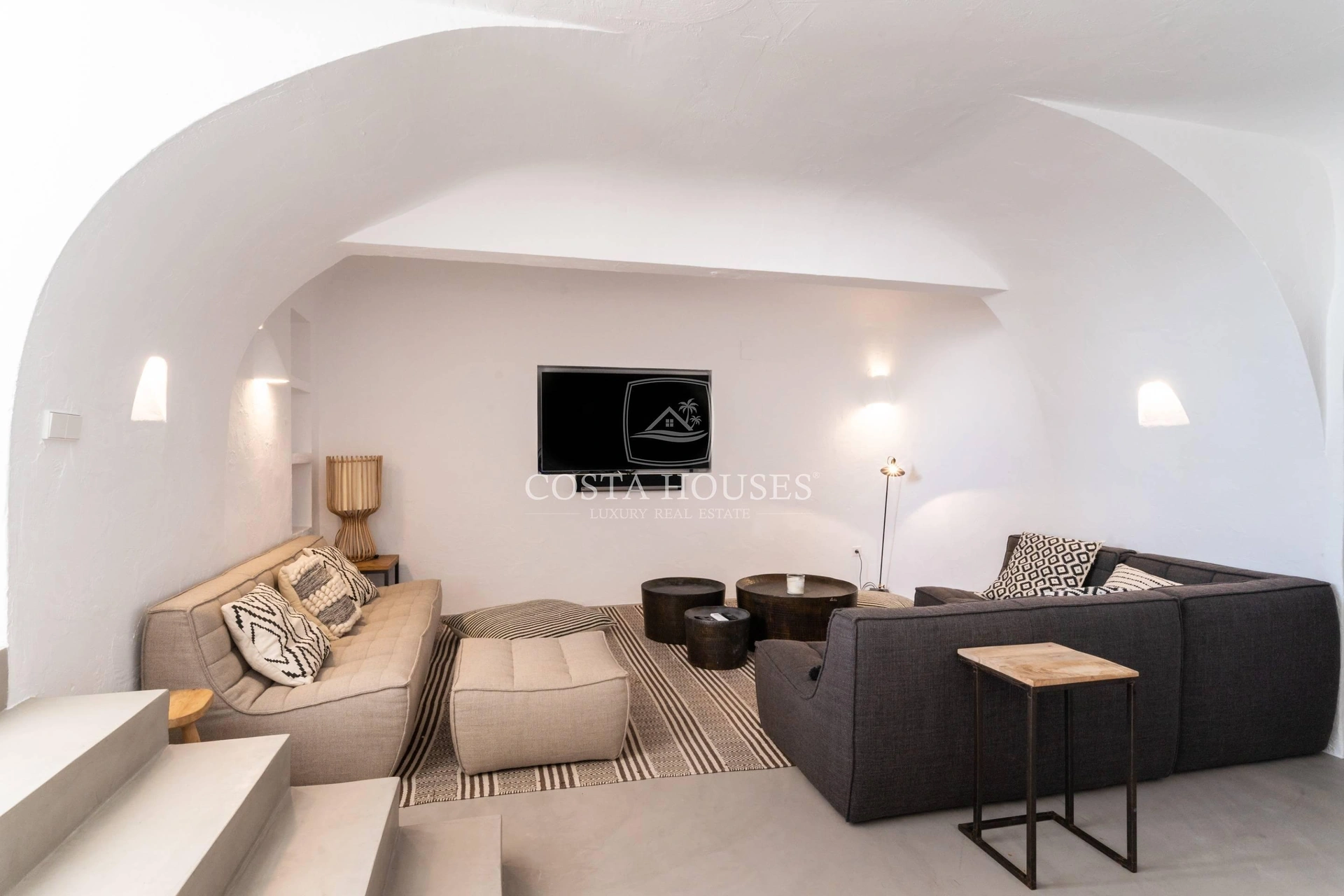 2406VL_PUERTOSOL - ❶ IBIZA VILLA FRENTE AL MAR EN MORAIRA, Costa Blanca | Exclusive SEAFRONT IBIZA VILLA in Moraira