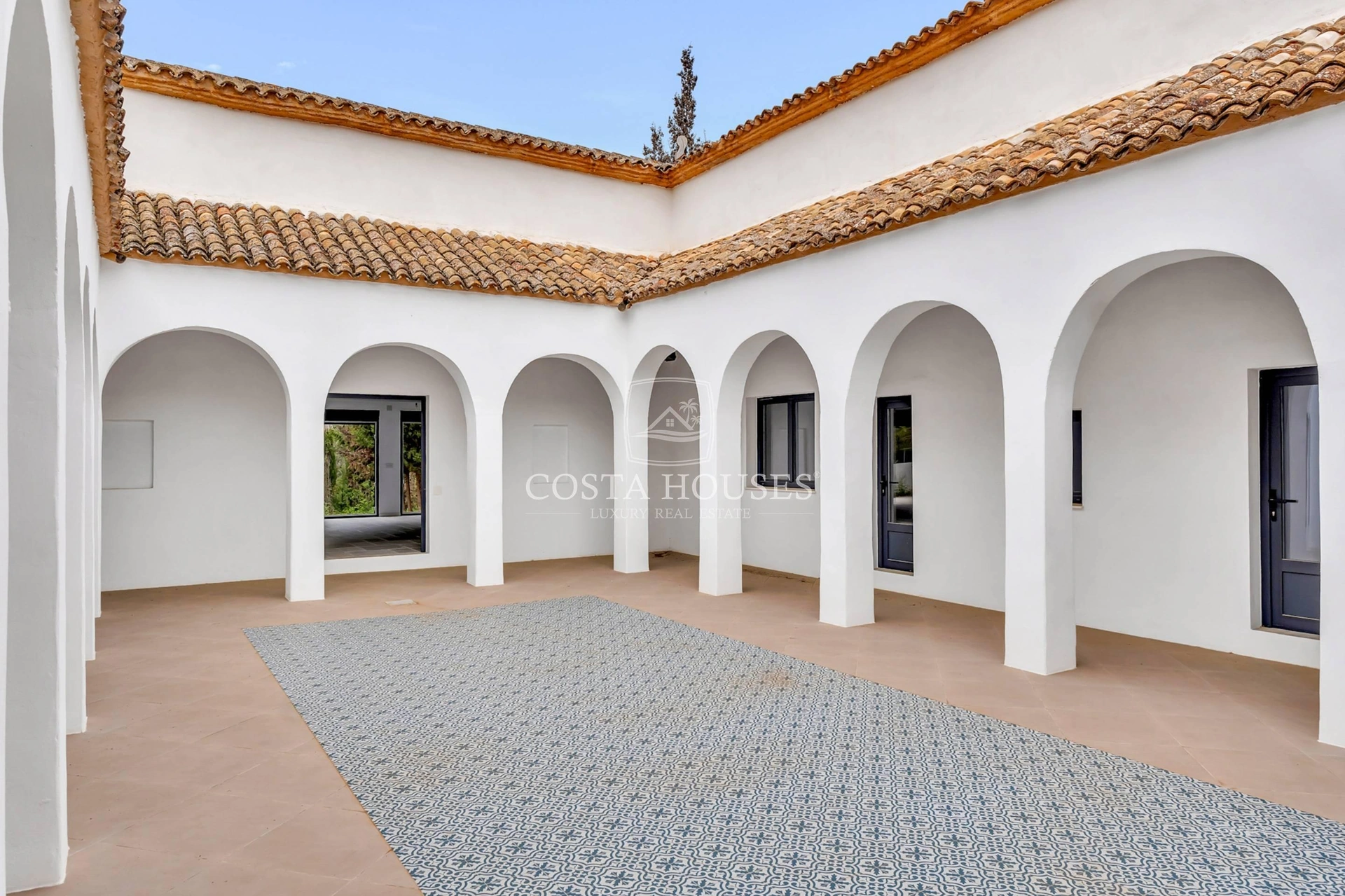 2677VL_HACIENDAJAVEA - HACIENDA JÁVEA · FINCA ANDALUZA CON GRAN PARCELA Y AMPLIAS POSIBILIDADES EN VENTA EN JÁVEA XÀBIA