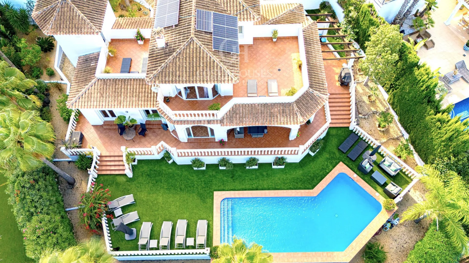 2782V_PIVER - VILLA PIVER · ELEGANCIA CONTEMPORÁNEA ENTRE EL MAR Y EL MONTGÓ – JÁVEA, COSTA BLANCA