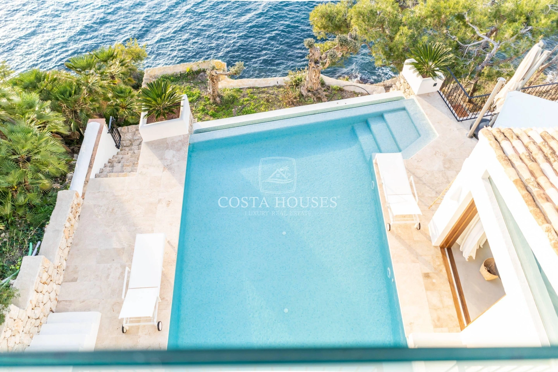 2406VL_PUERTOSOL - ❶ IBIZA VILLA FRENTE AL MAR EN MORAIRA, Costa Blanca | Exclusive SEAFRONT IBIZA VILLA in Moraira