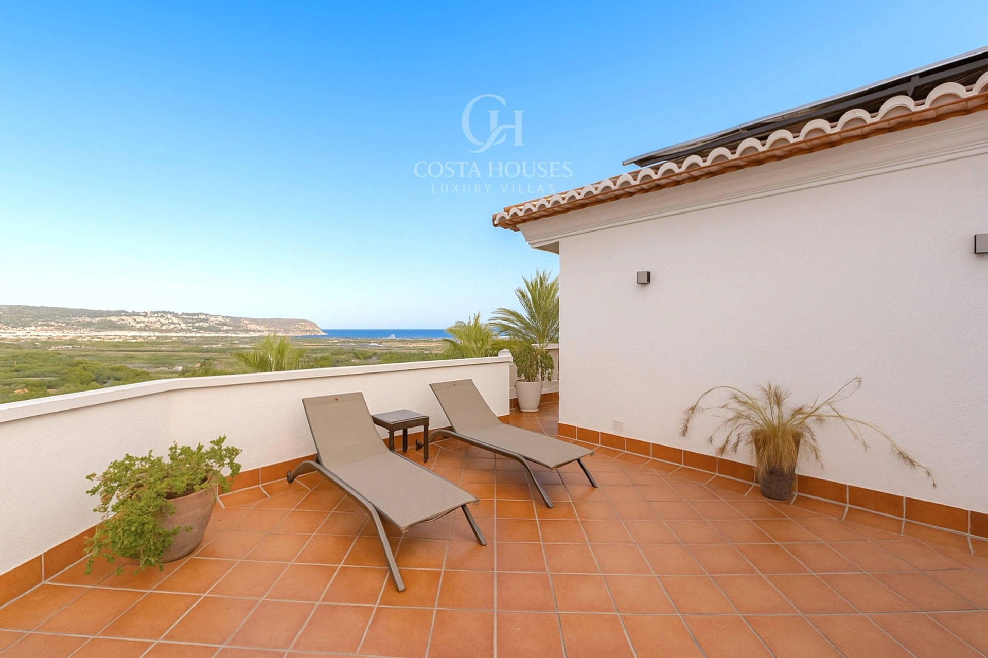 2782V_PIVER - VILLA PIVER · ELEGANCIA CONTEMPORÁNEA ENTRE EL MAR Y EL MONTGÓ – JÁVEA, COSTA BLANCA